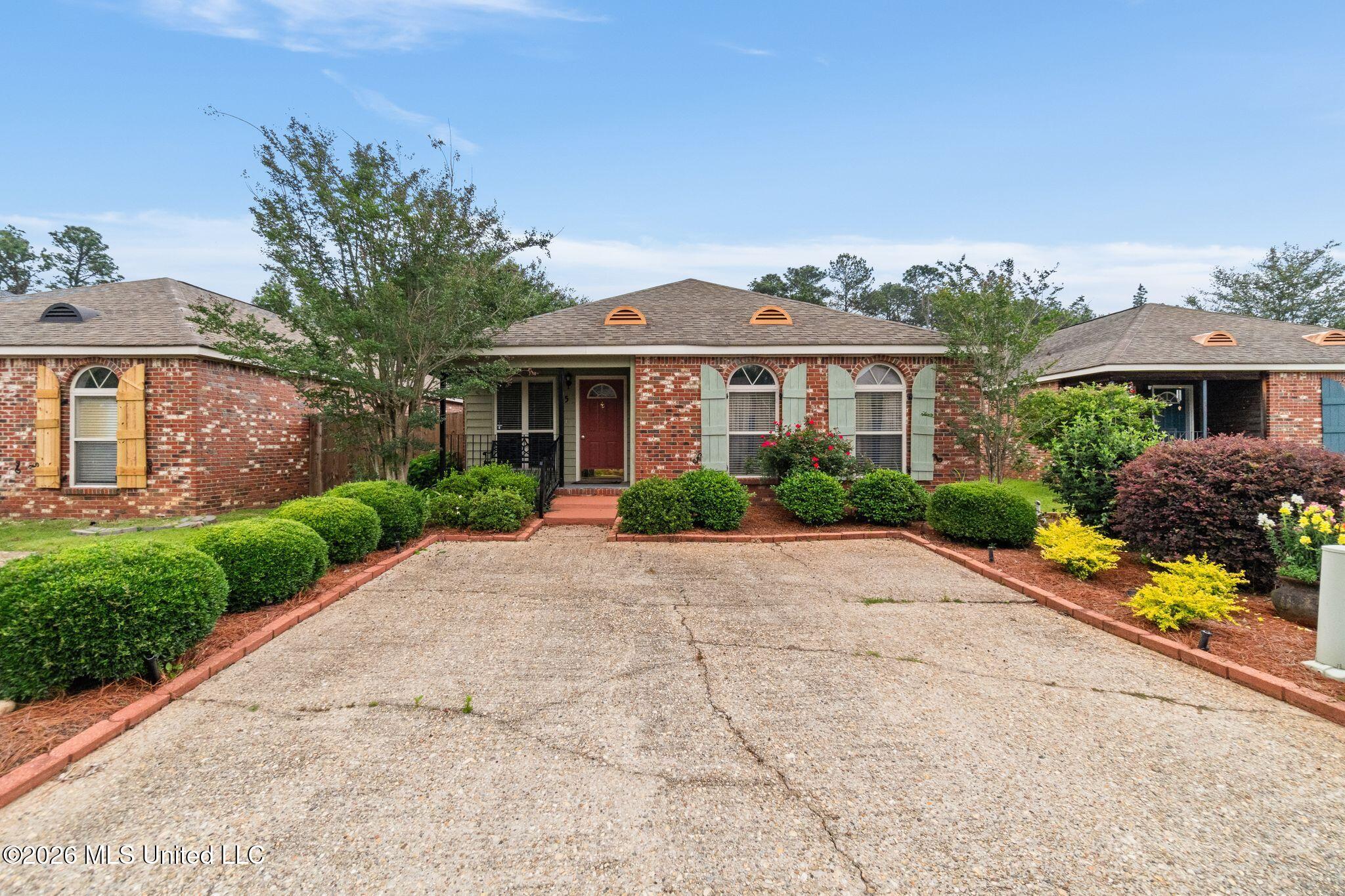 5 Bridgefield Circle