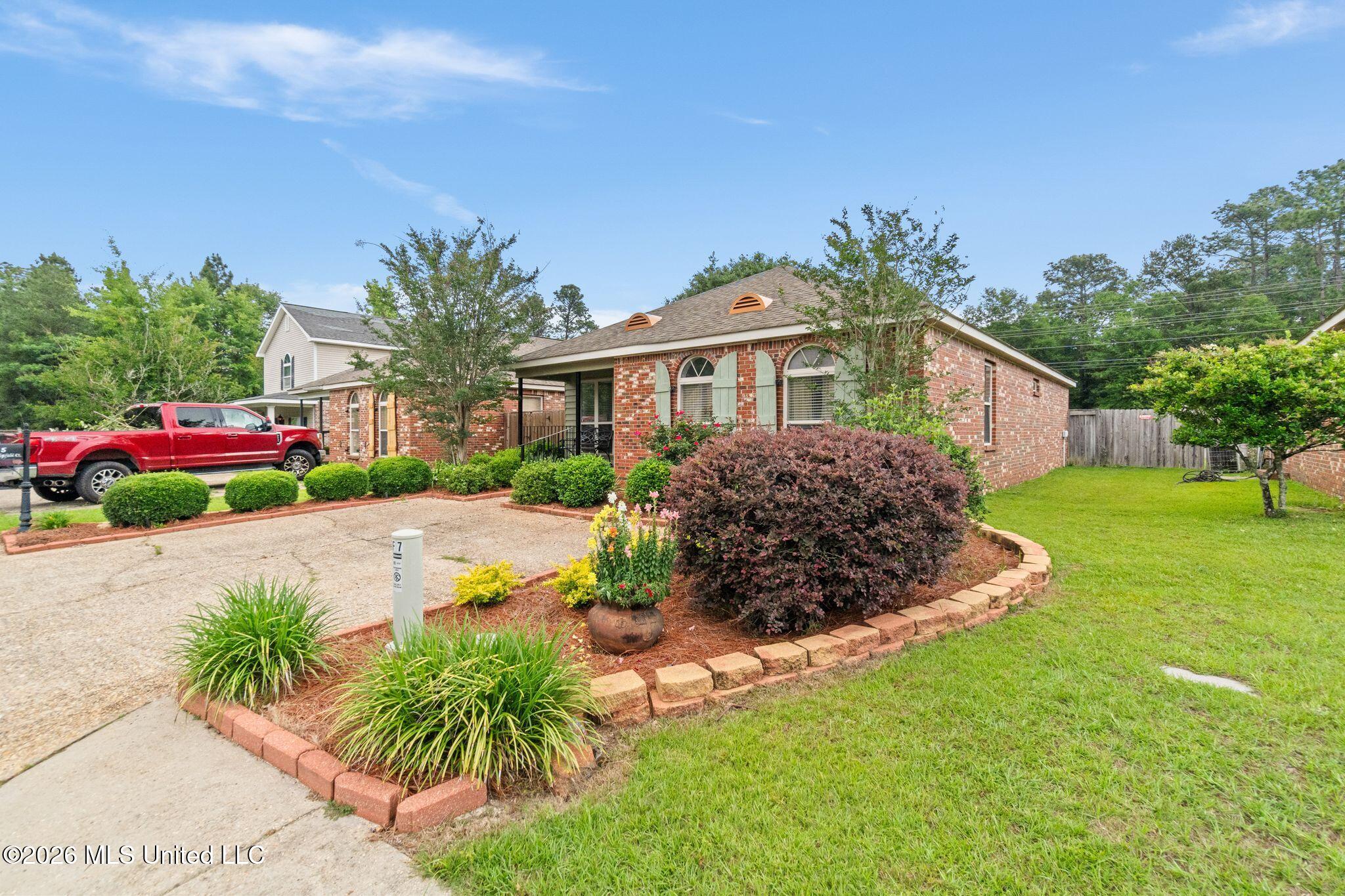 5 Bridgefield Circle