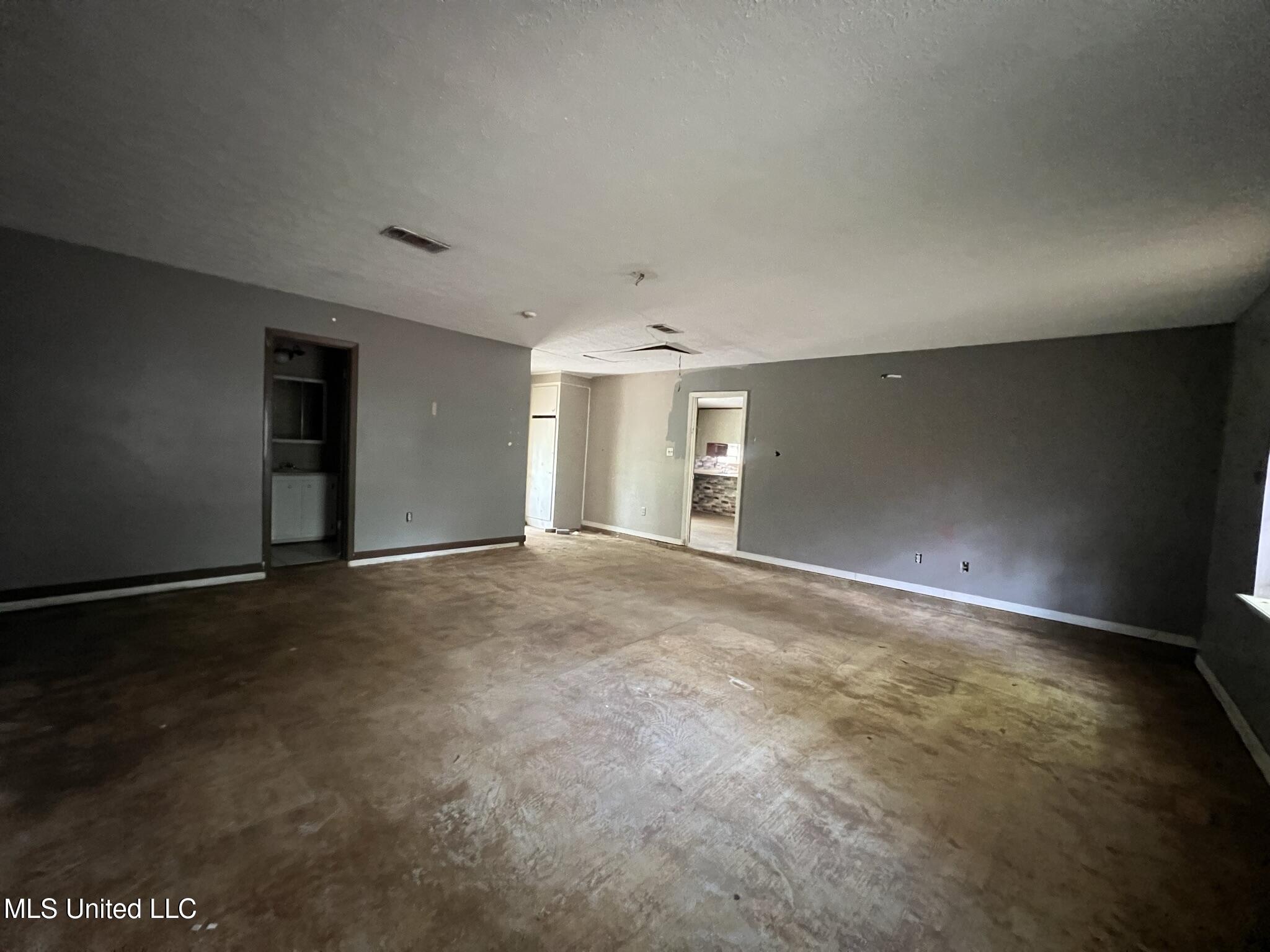 2339 N Pine Lea Drive, Jackson, Mississippi image 36
