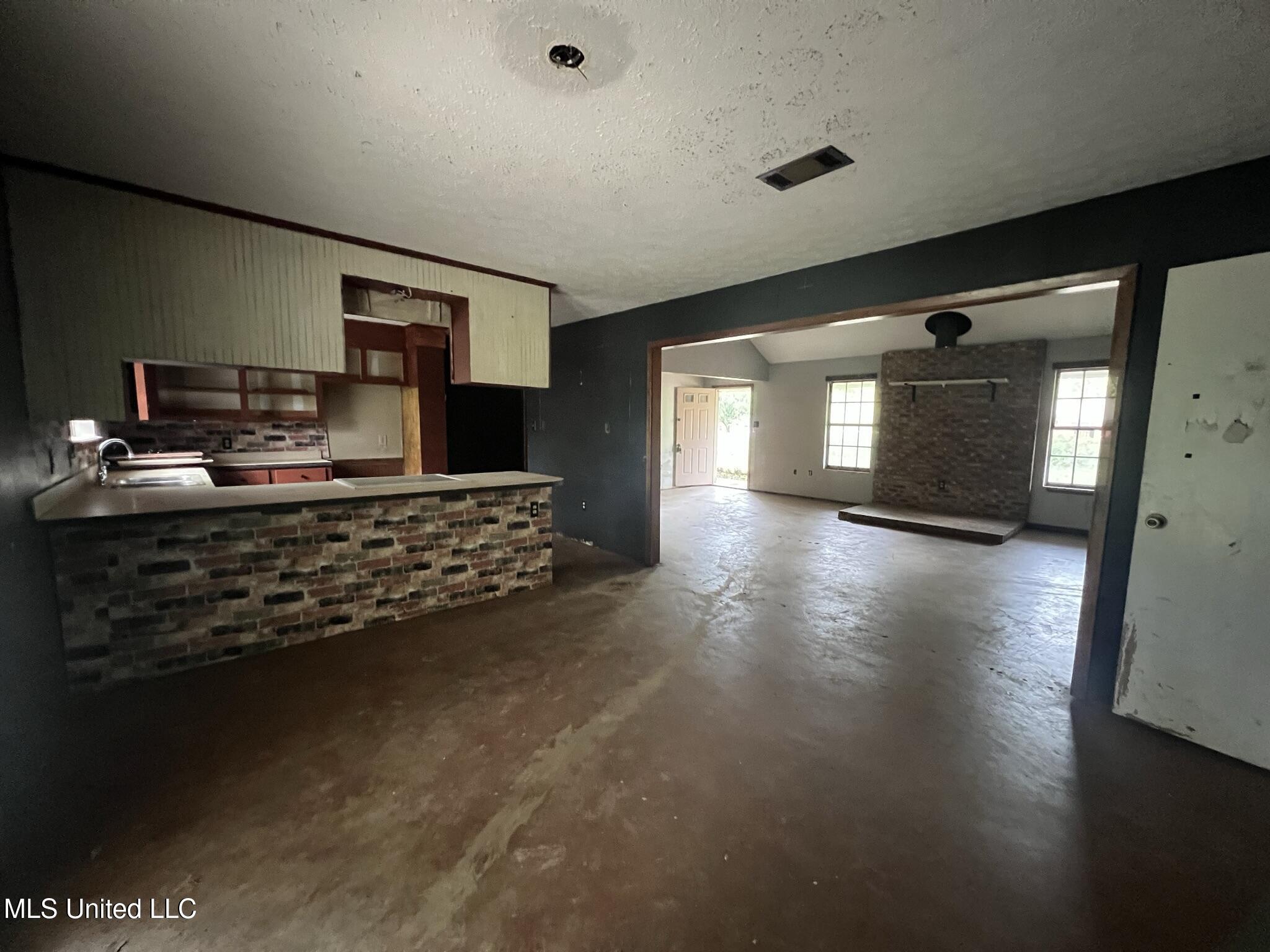 2339 N Pine Lea Drive, Jackson, Mississippi image 16
