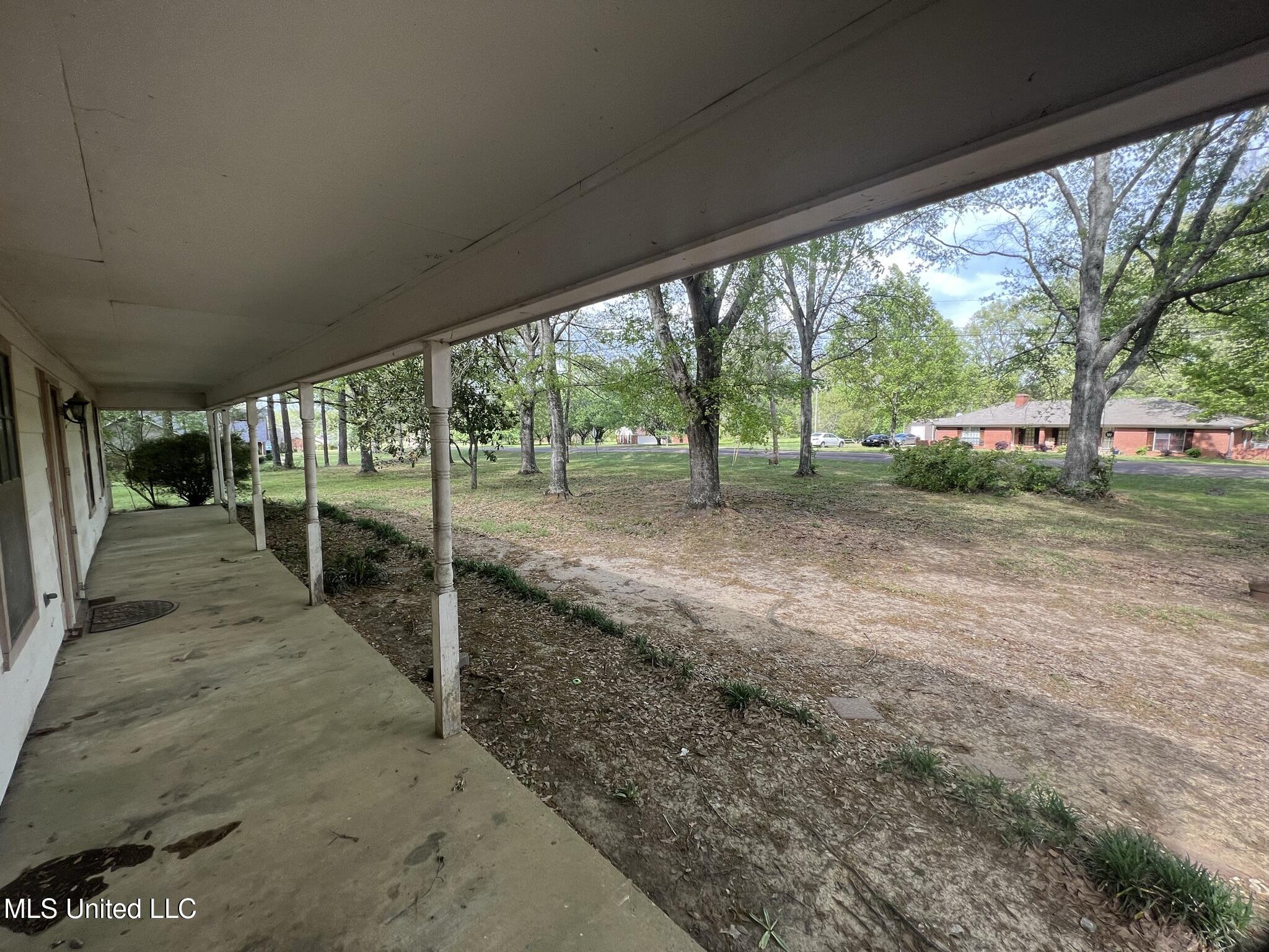 2339 N Pine Lea Drive, Jackson, Mississippi image 7
