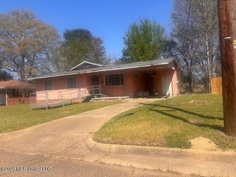 Homes For Sale - 2206 Margaret W Alexander Drive<br/> Jackson, MS 39213