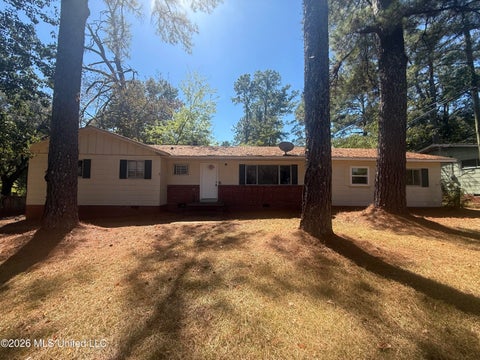 Homes For Sale - 905 Raymond Road<br/> Jackson, MS 39204