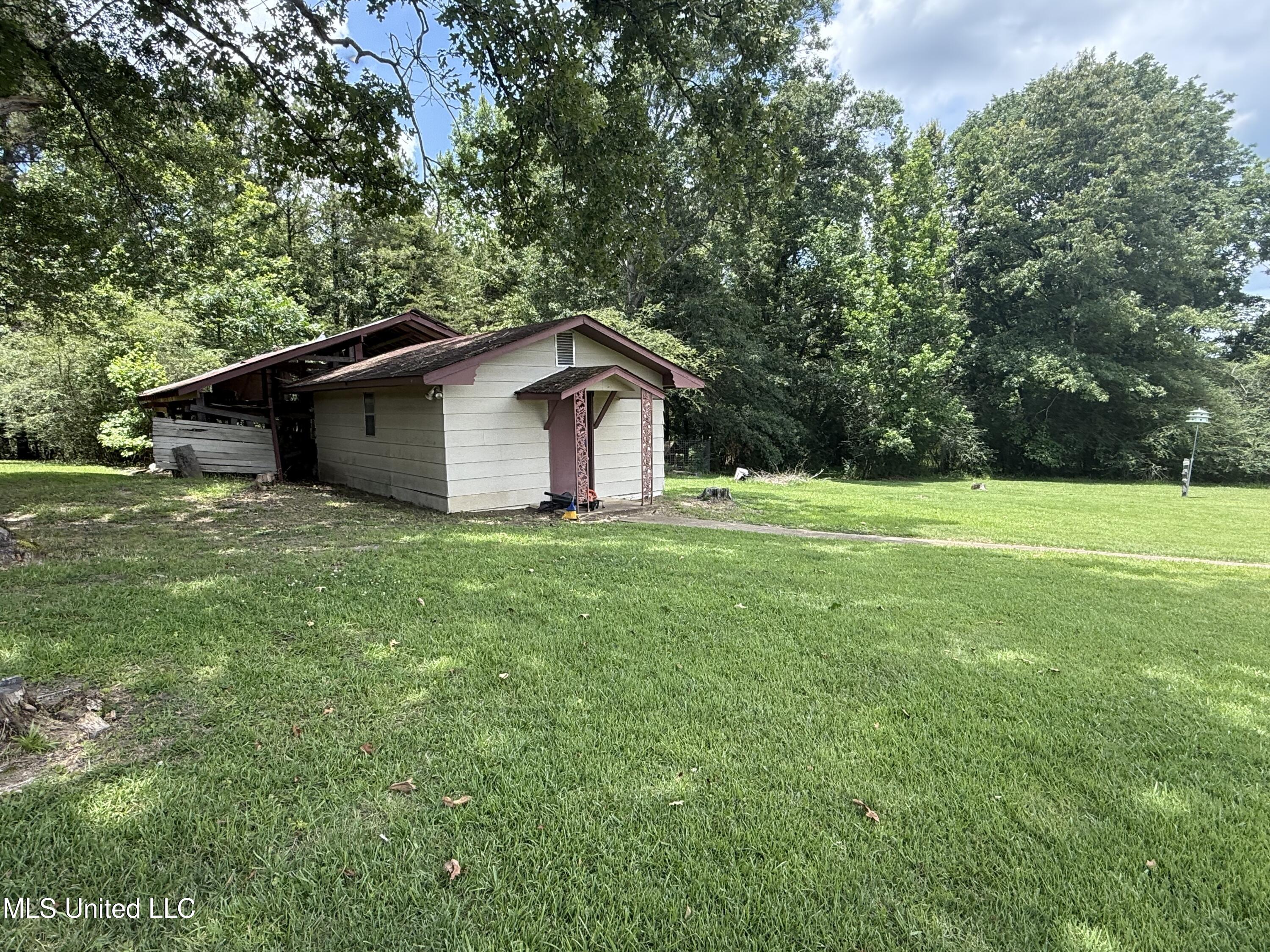 1001 Newsome Lane, Wesson, Mississippi image 6