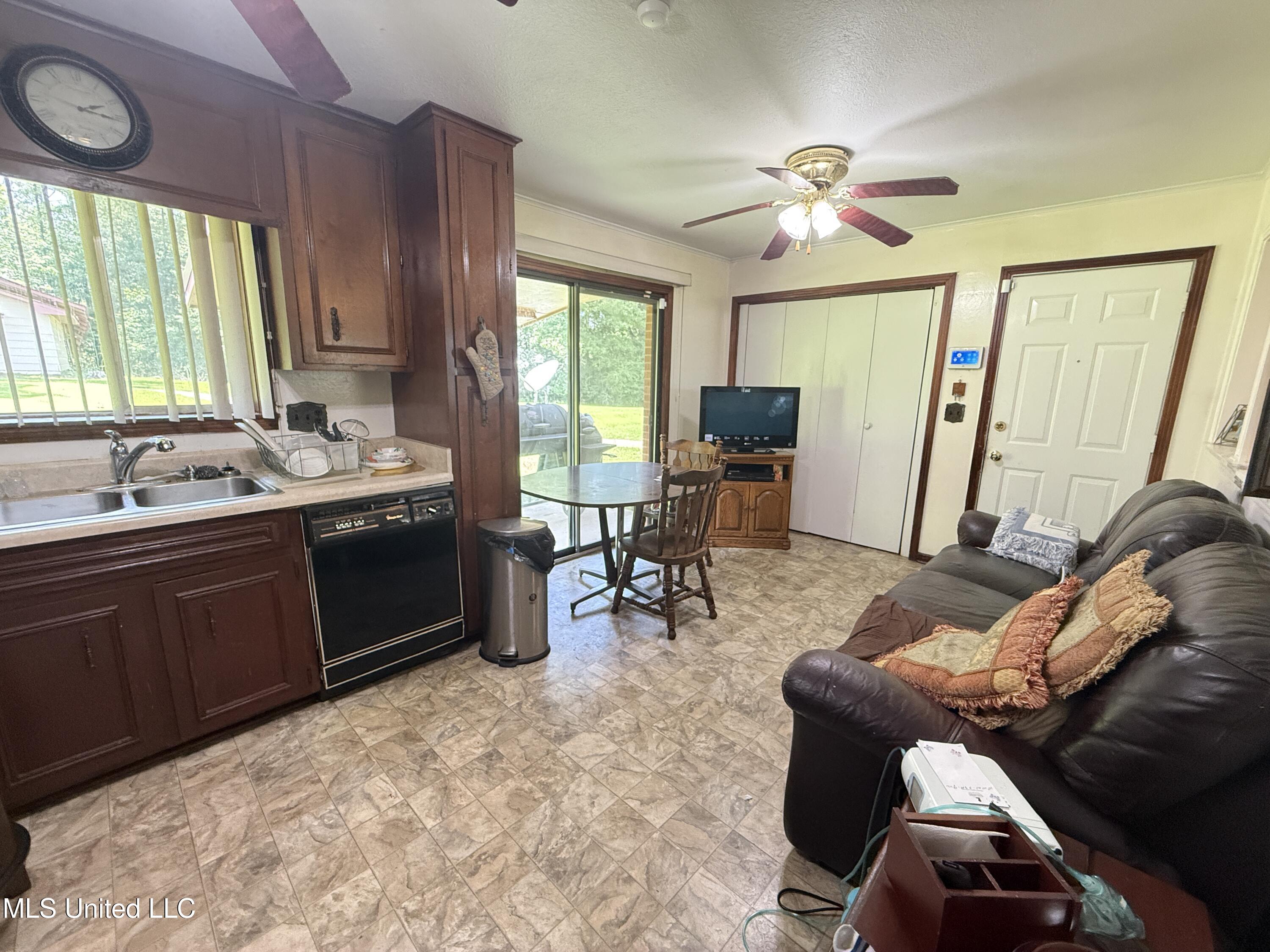 1001 Newsome Lane, Wesson, Mississippi image 12