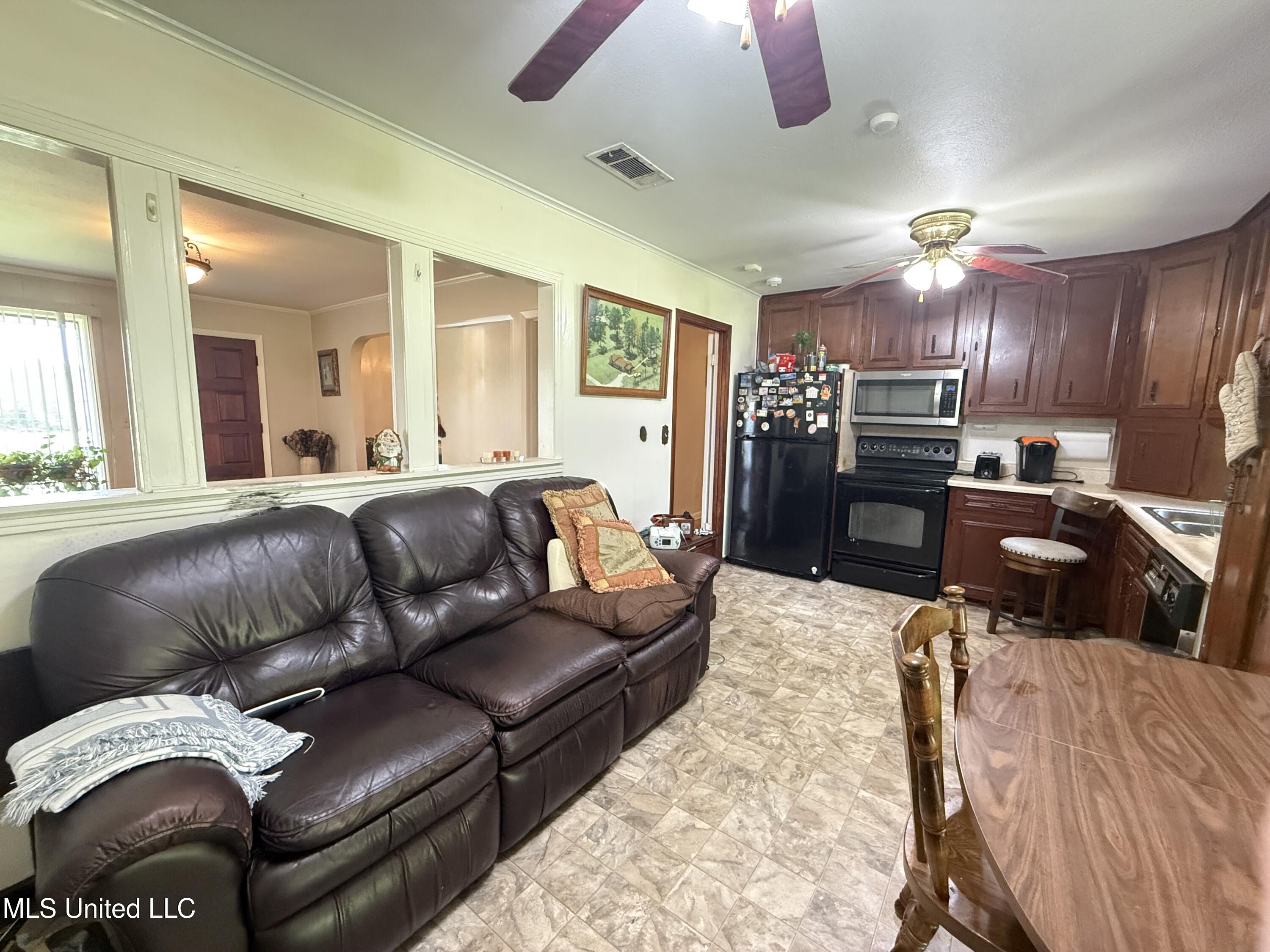1001 Newsome Lane, Wesson, Mississippi image 11