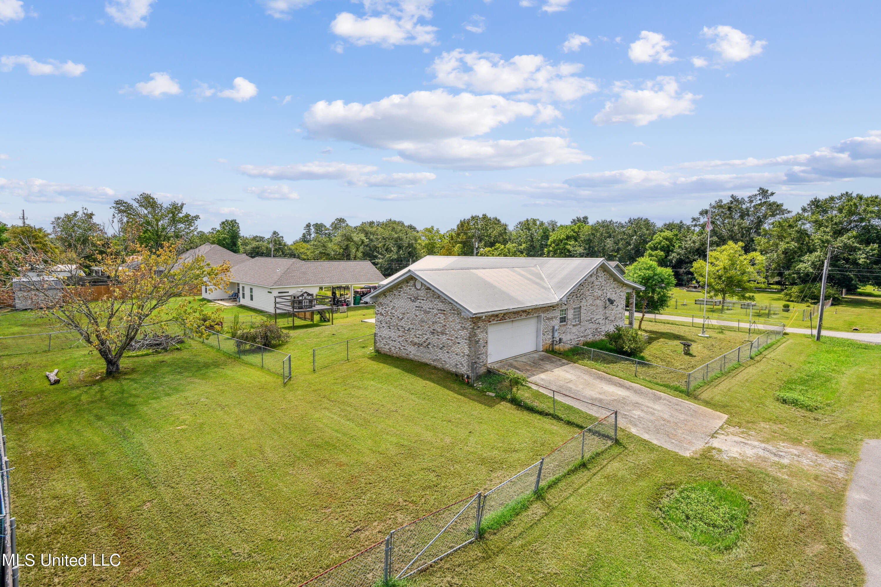 901 Victoria Street, Waveland, Mississippi image 3