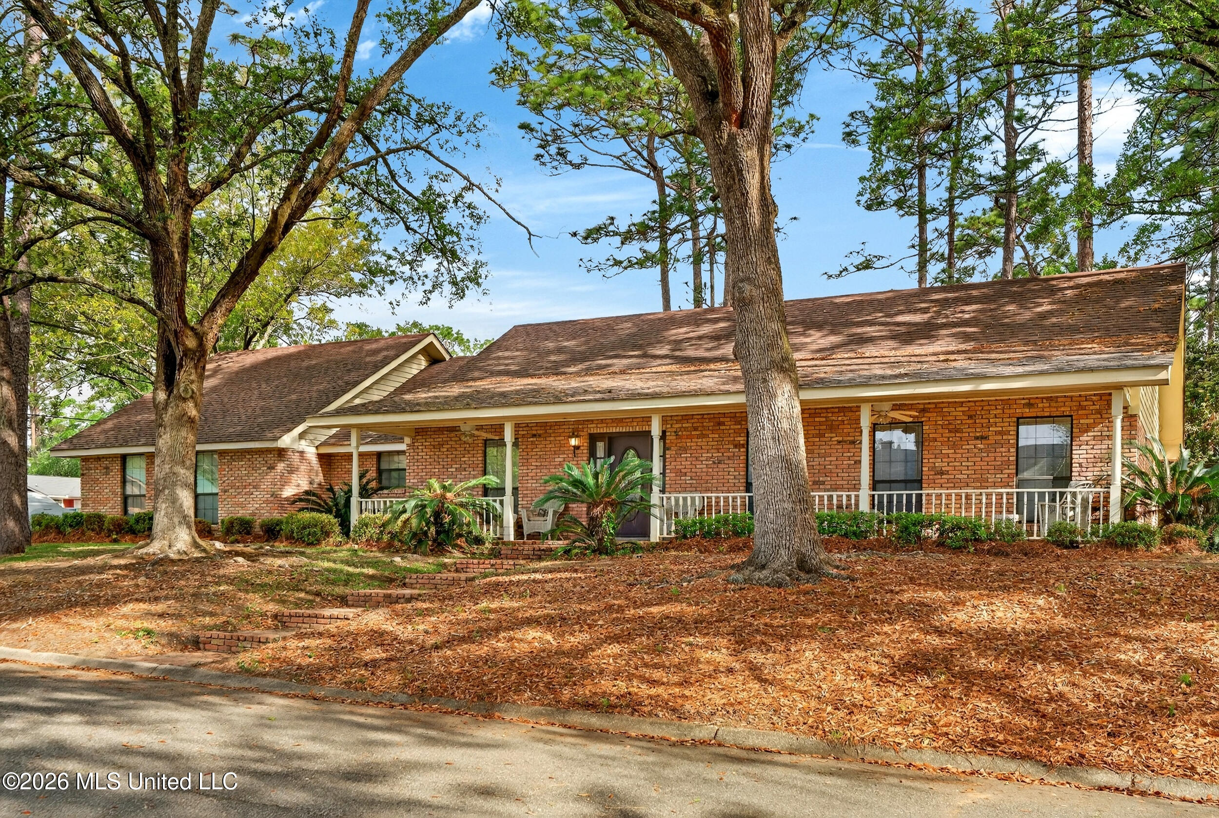 105 Country Club Drive