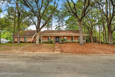 Homes For Sale - 105 Country Club Drive<br/> Picayune, MS 39466