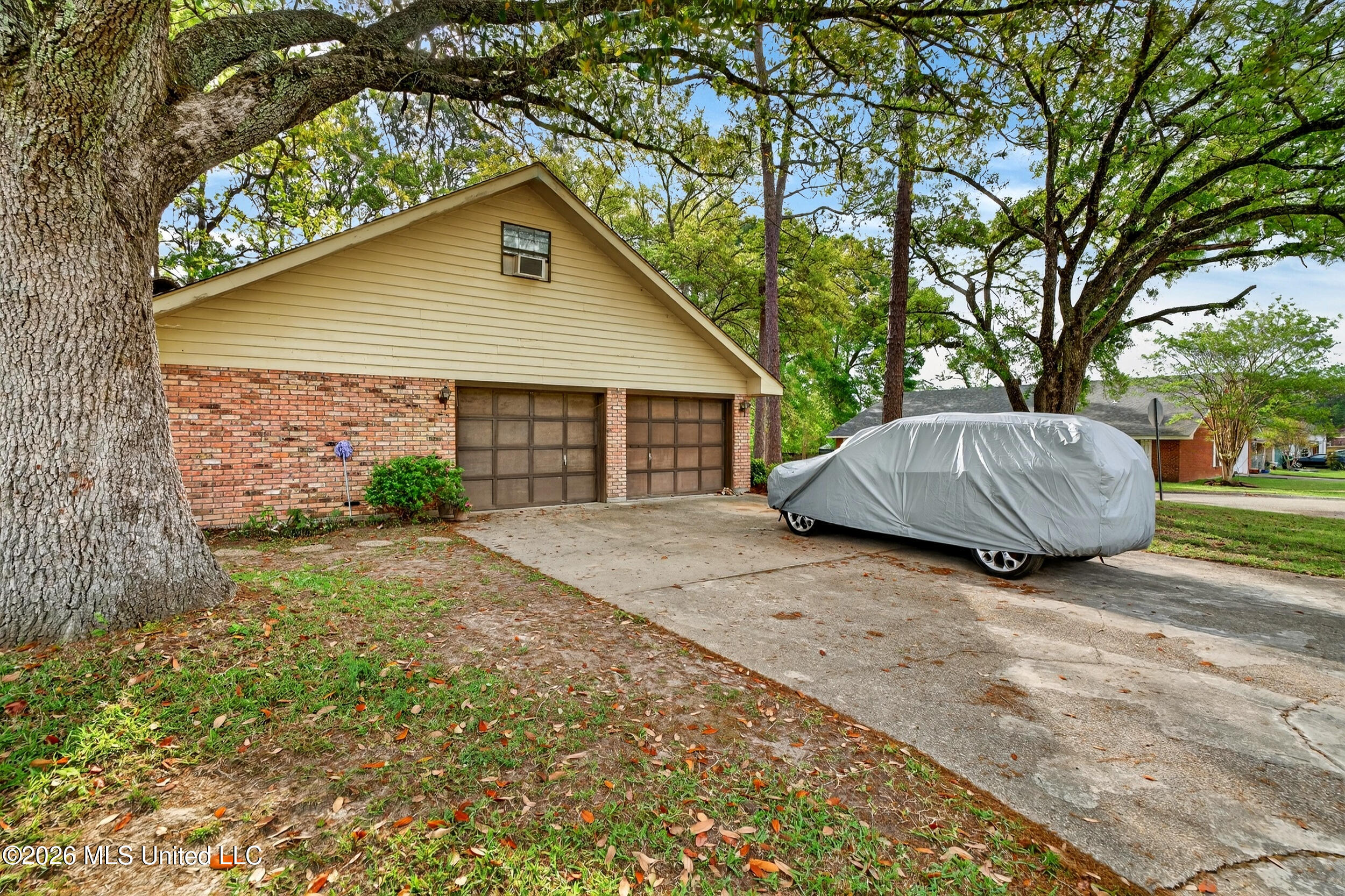 105 Country Club Drive