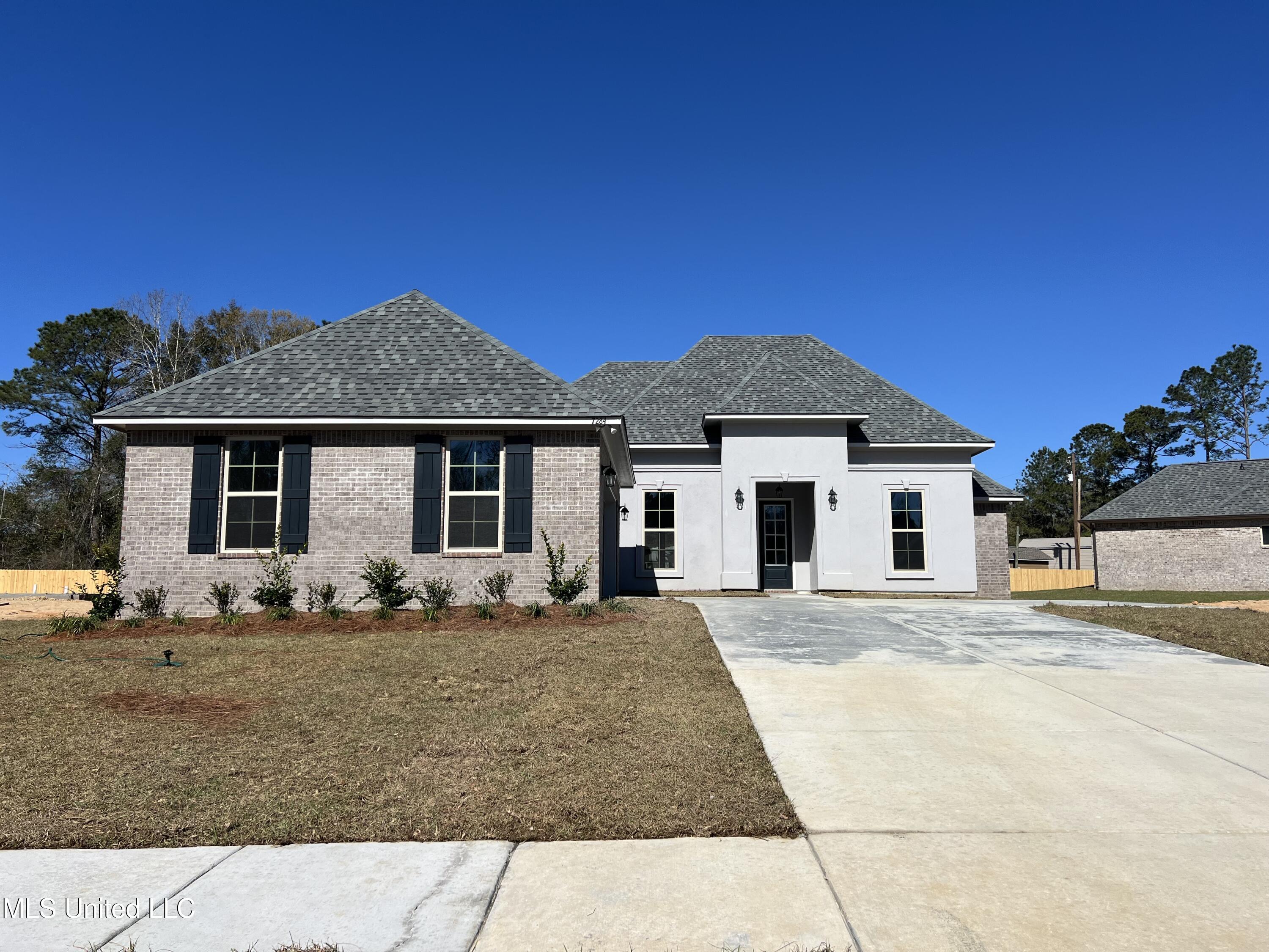 7284 S Aberdeen Drive, Pass Christian, Mississippi image 1
