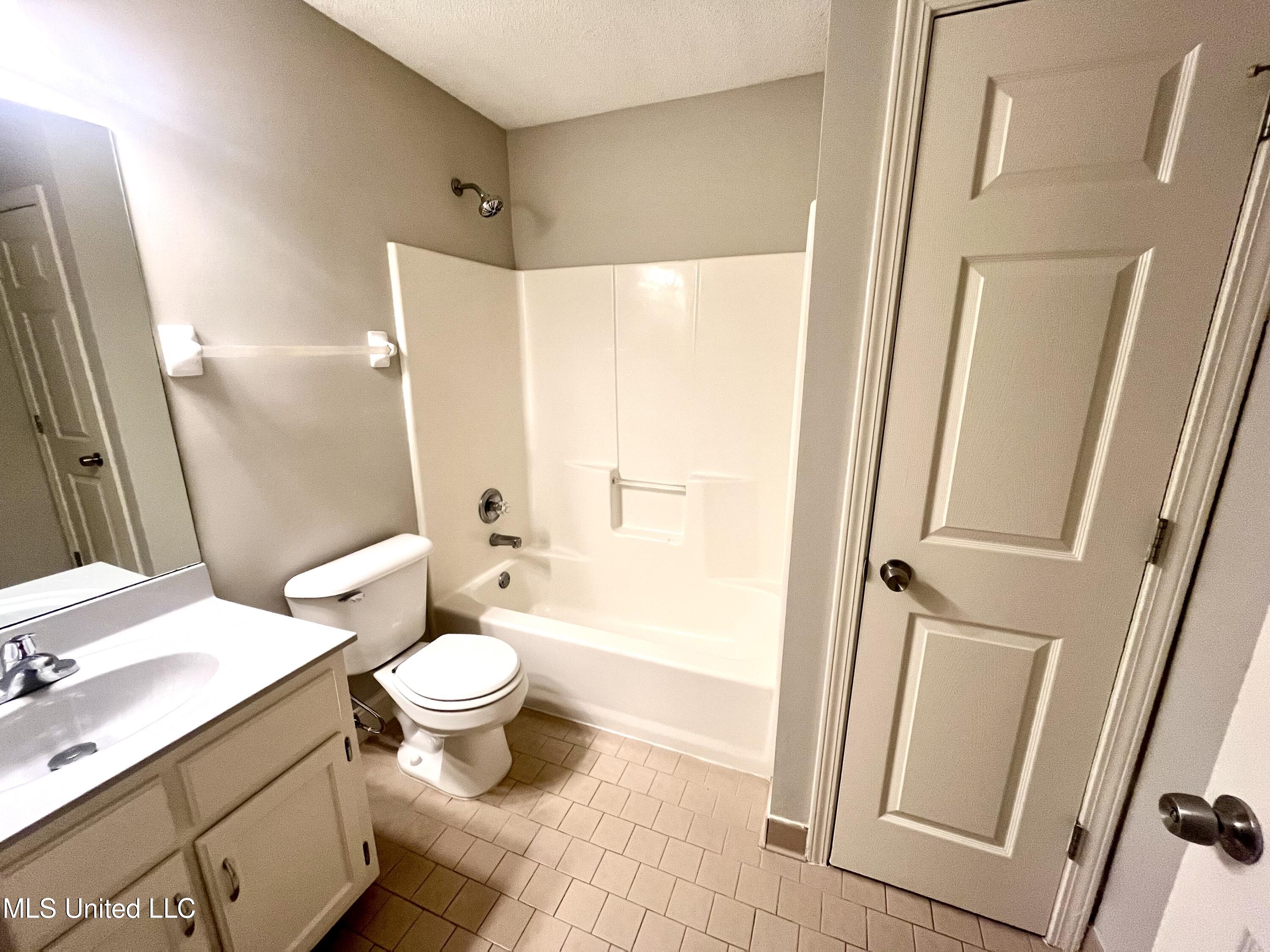 7827 S Chesterfield Drive, Southaven, Mississippi image 10
