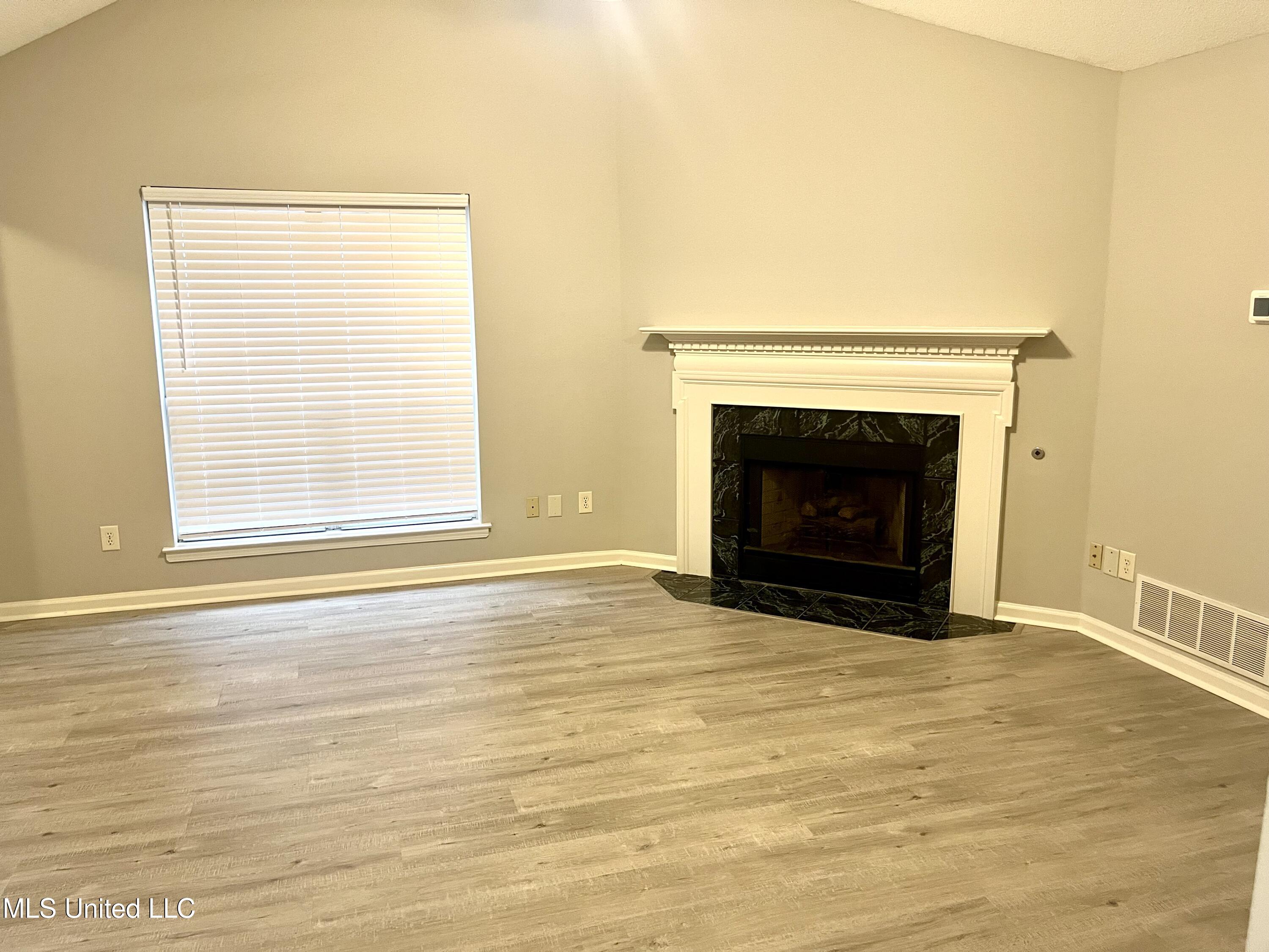 7827 S Chesterfield Drive, Southaven, Mississippi image 4