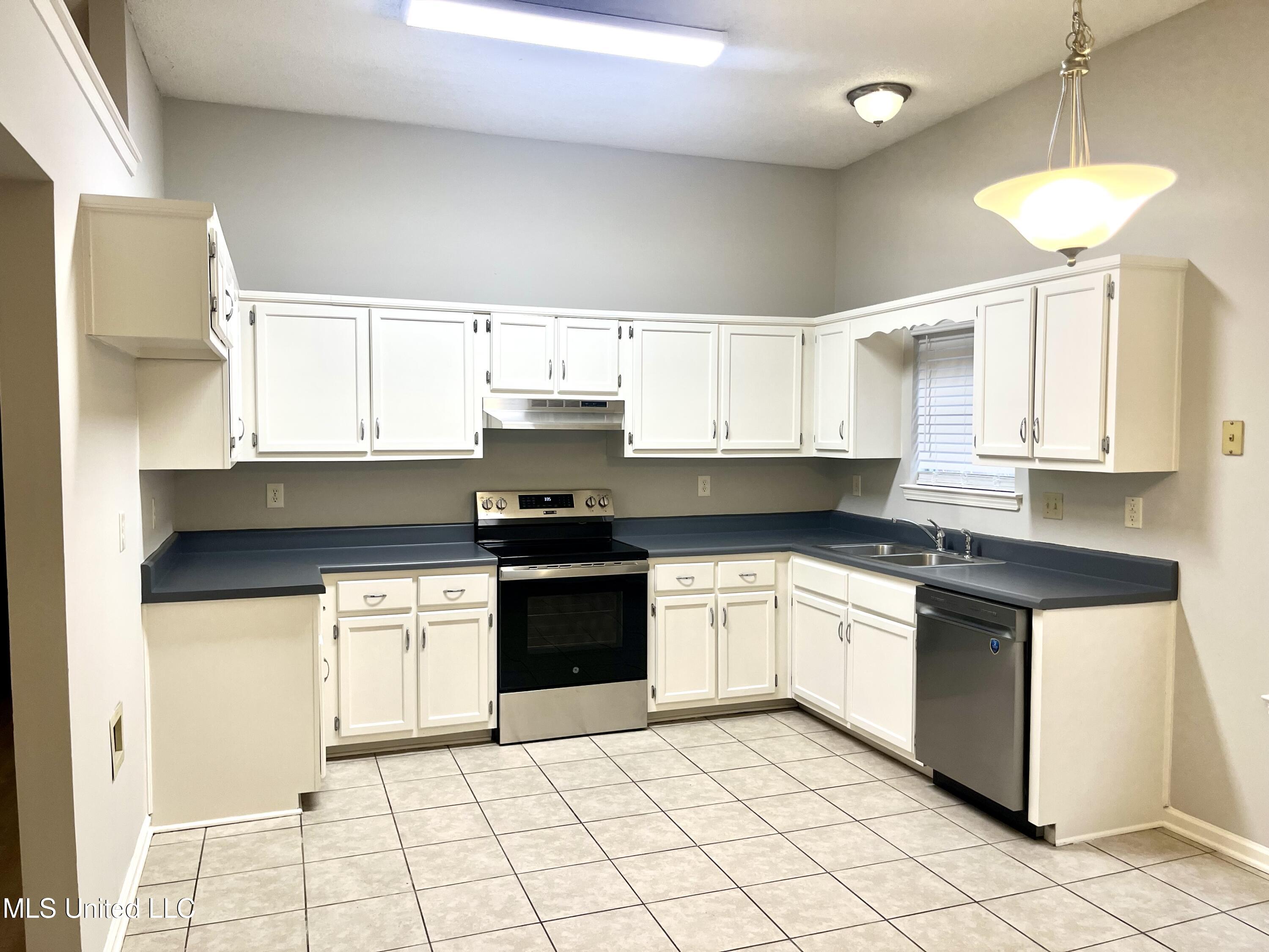 7827 S Chesterfield Drive, Southaven, Mississippi image 6