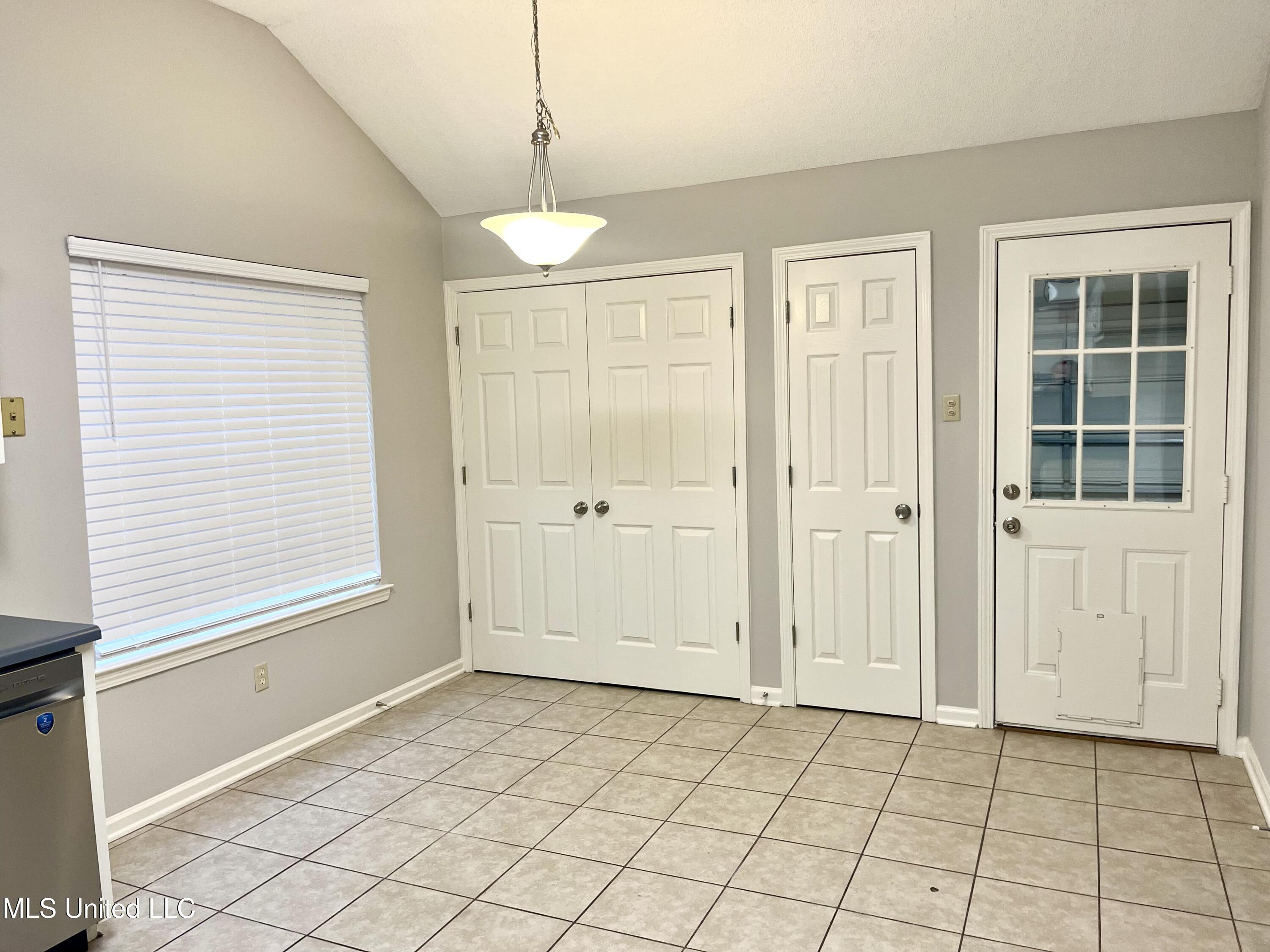 7827 S Chesterfield Drive, Southaven, Mississippi image 7