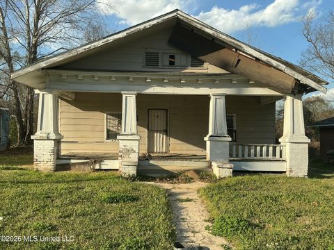 Homes For Sale - 1040 Central Street<br/> Jackson, MS 39203