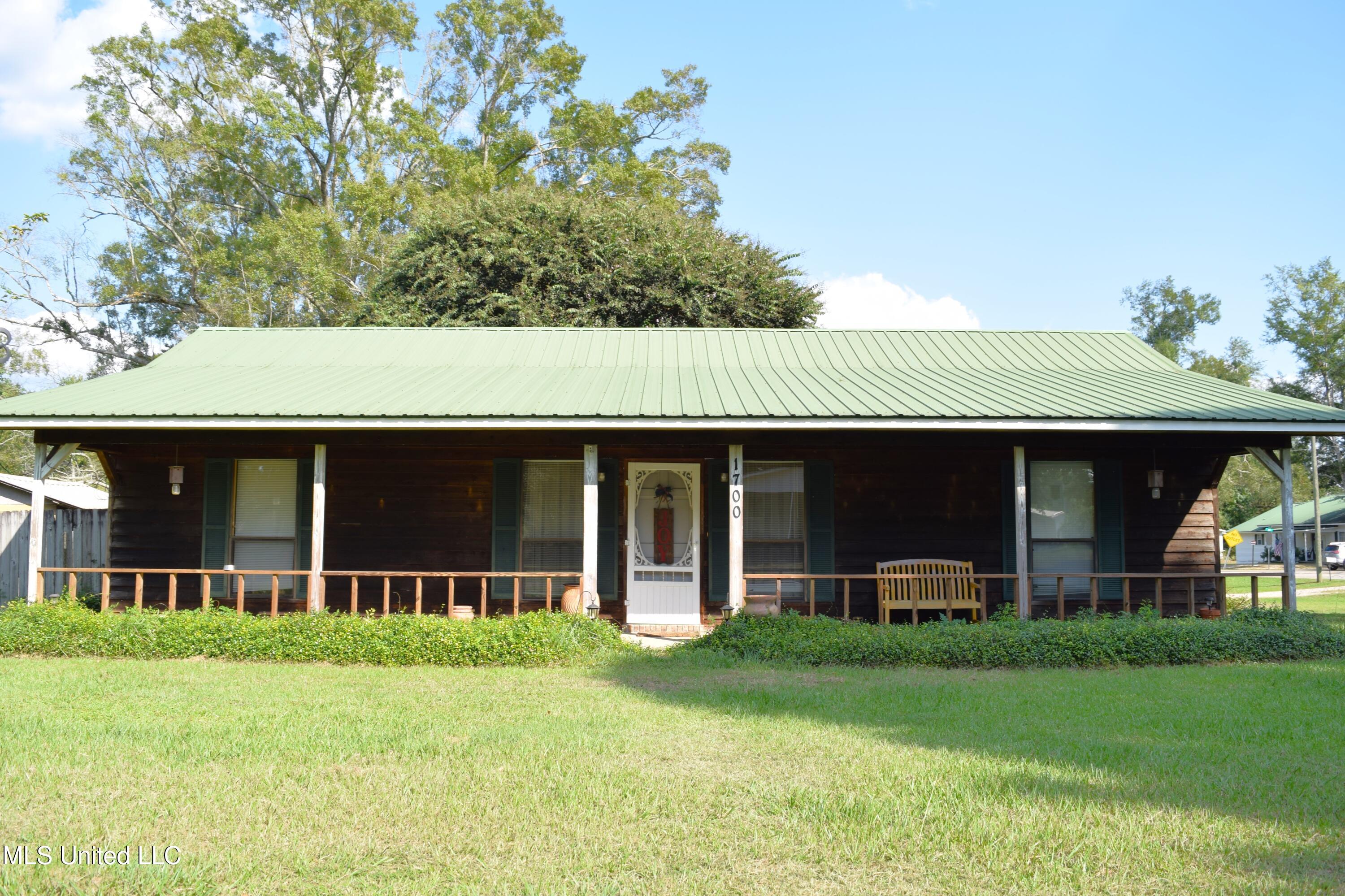 1700 4th Street, Leakesville, Mississippi image 1