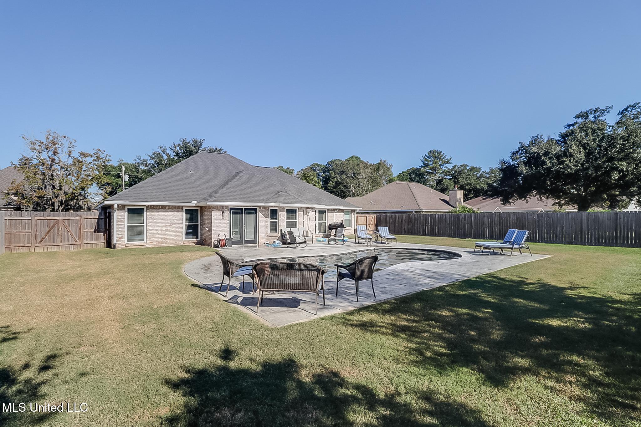 2439 W Shore Drive, Biloxi, Mississippi image 22