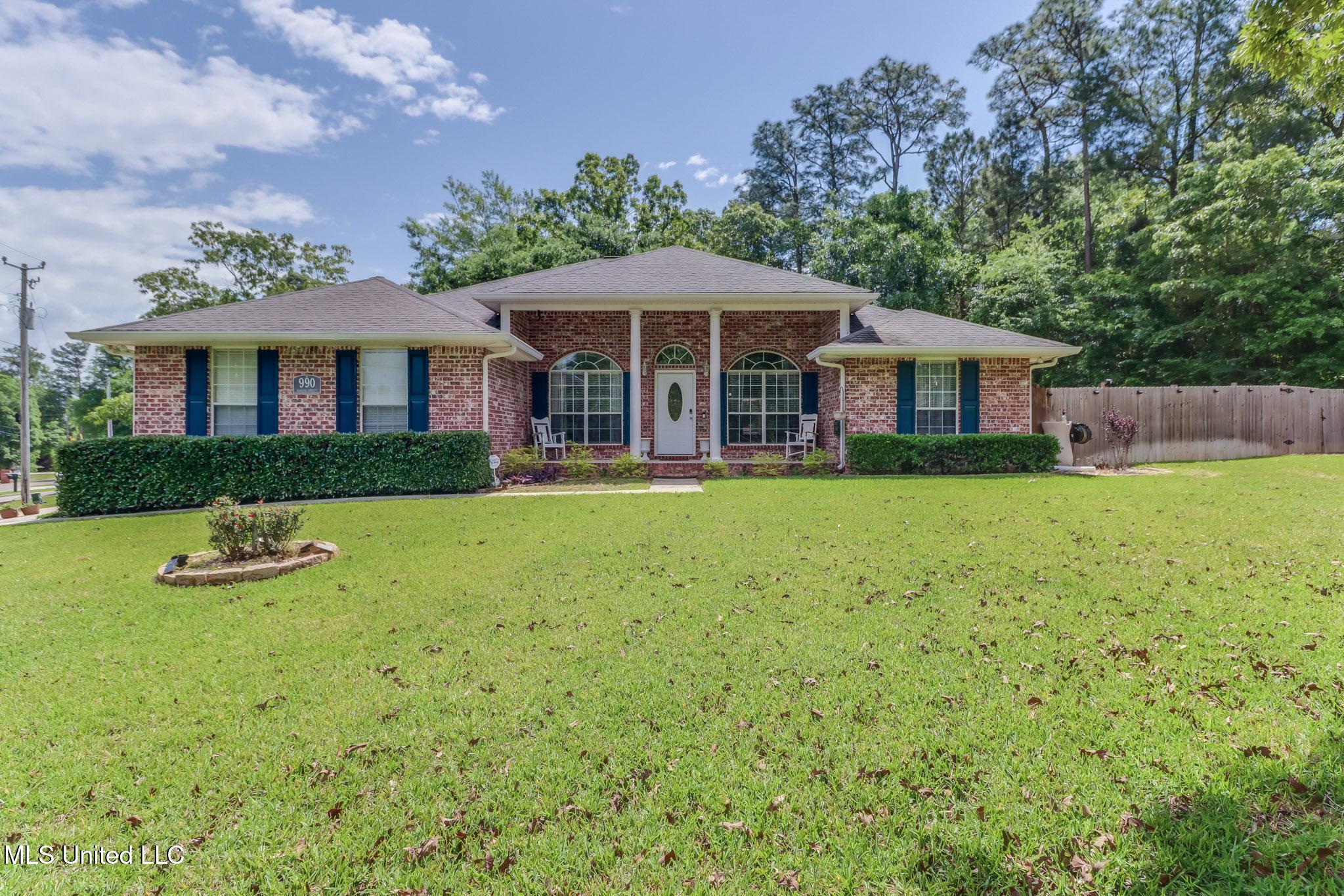 990 Kahana Street, Diamondhead, Mississippi image 1
