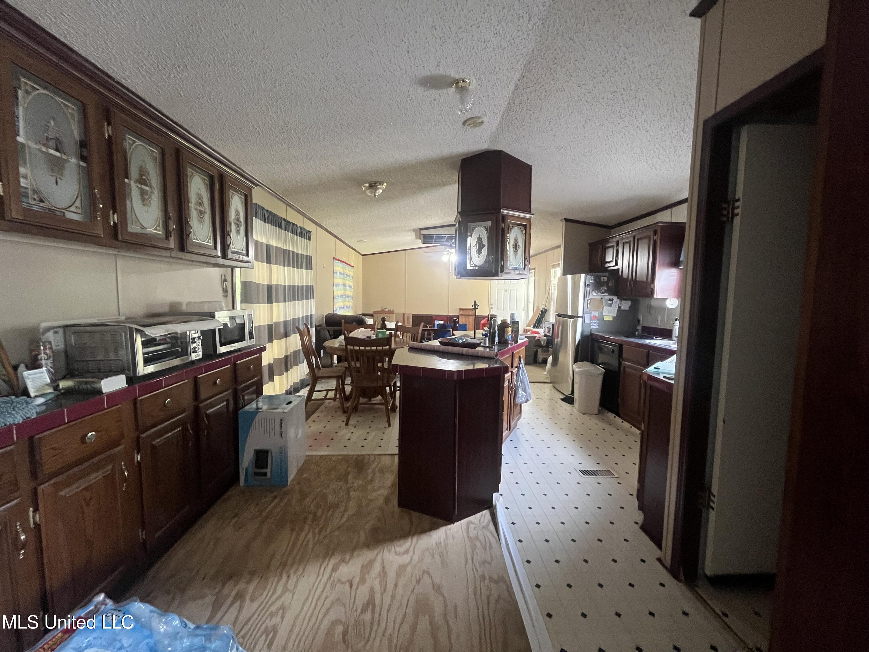 18246 Robin Oaks Drive, Gulfport, Mississippi image 11