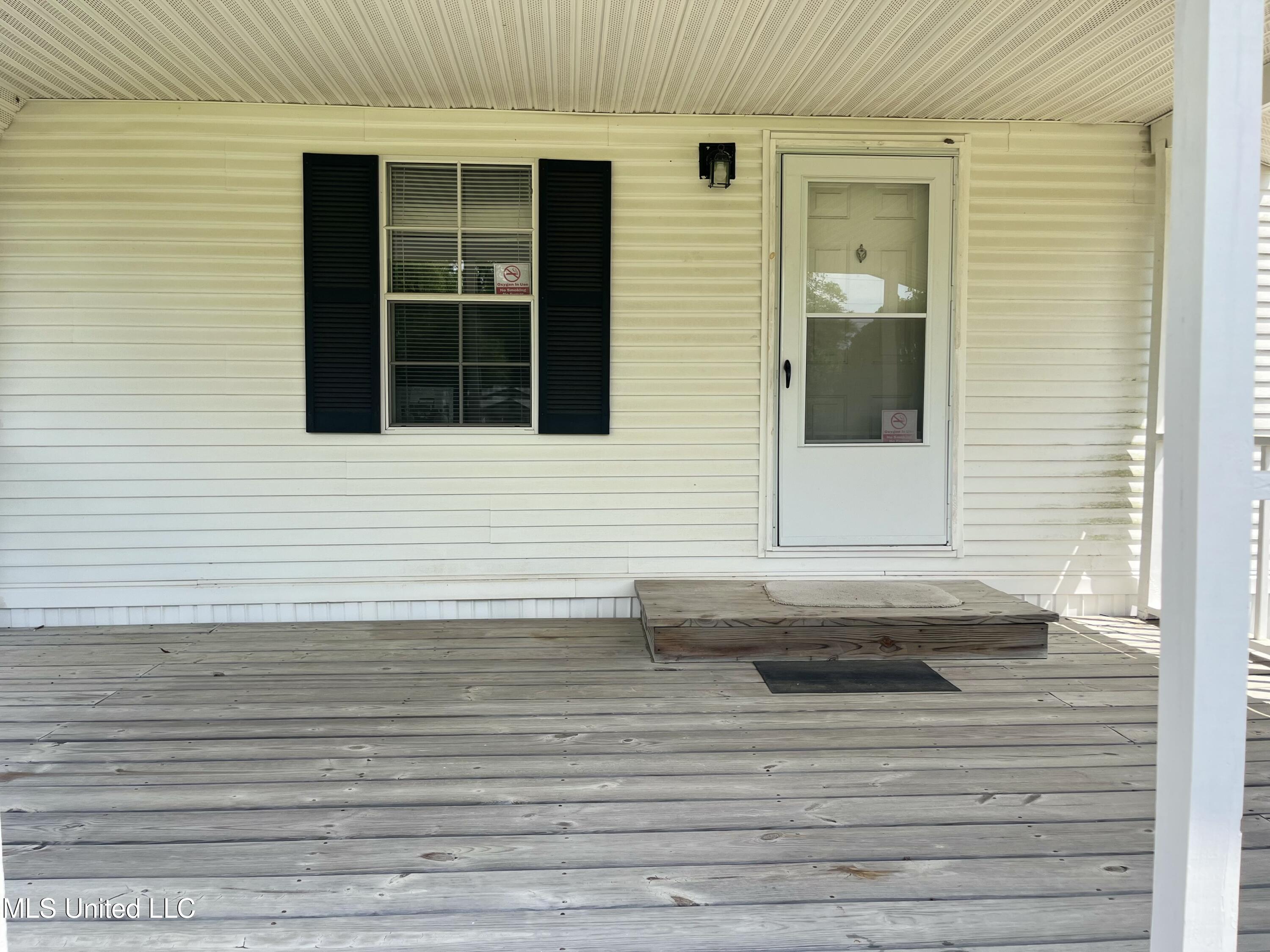 18246 Robin Oaks Drive, Gulfport, Mississippi image 4
