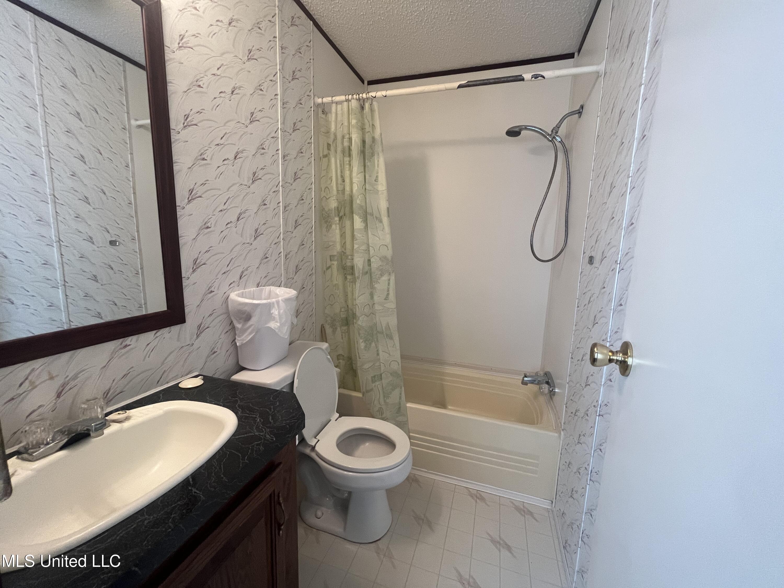 18246 Robin Oaks Drive, Gulfport, Mississippi image 19