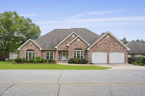 Homes For Sale - 66 W Shore Drive<br/> Hattiesburg, MS 39402