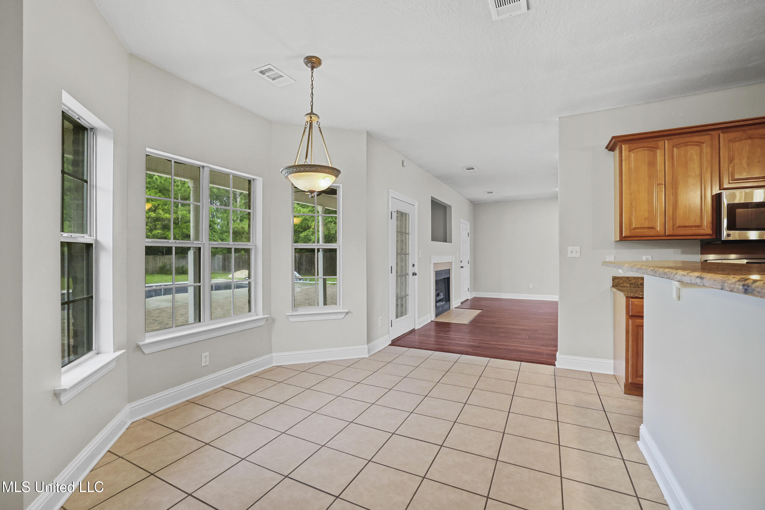 1817 Shelby Lane, Ocean Springs, Mississippi image 25