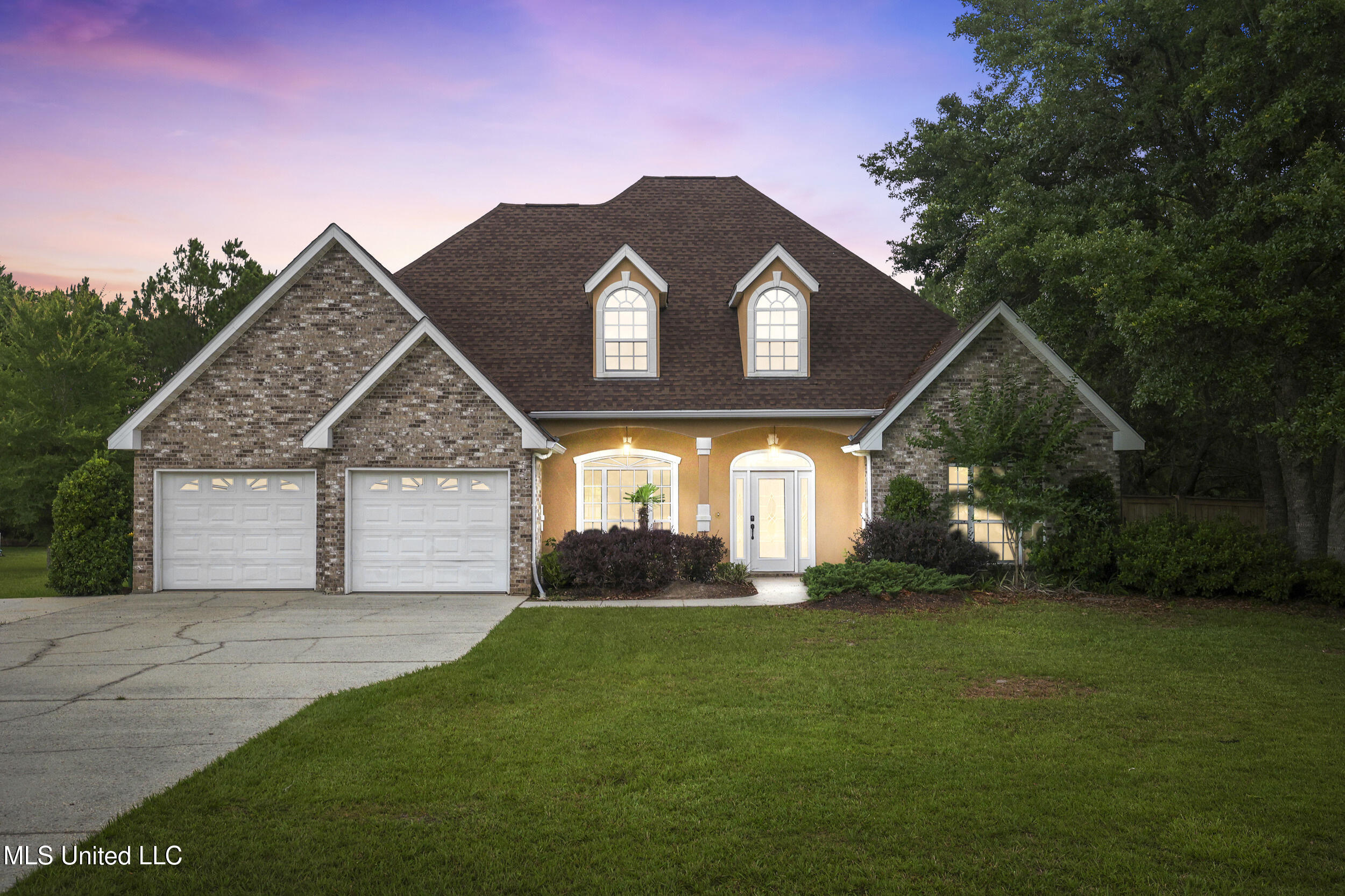 1817 Shelby Lane, Ocean Springs, Mississippi image 1
