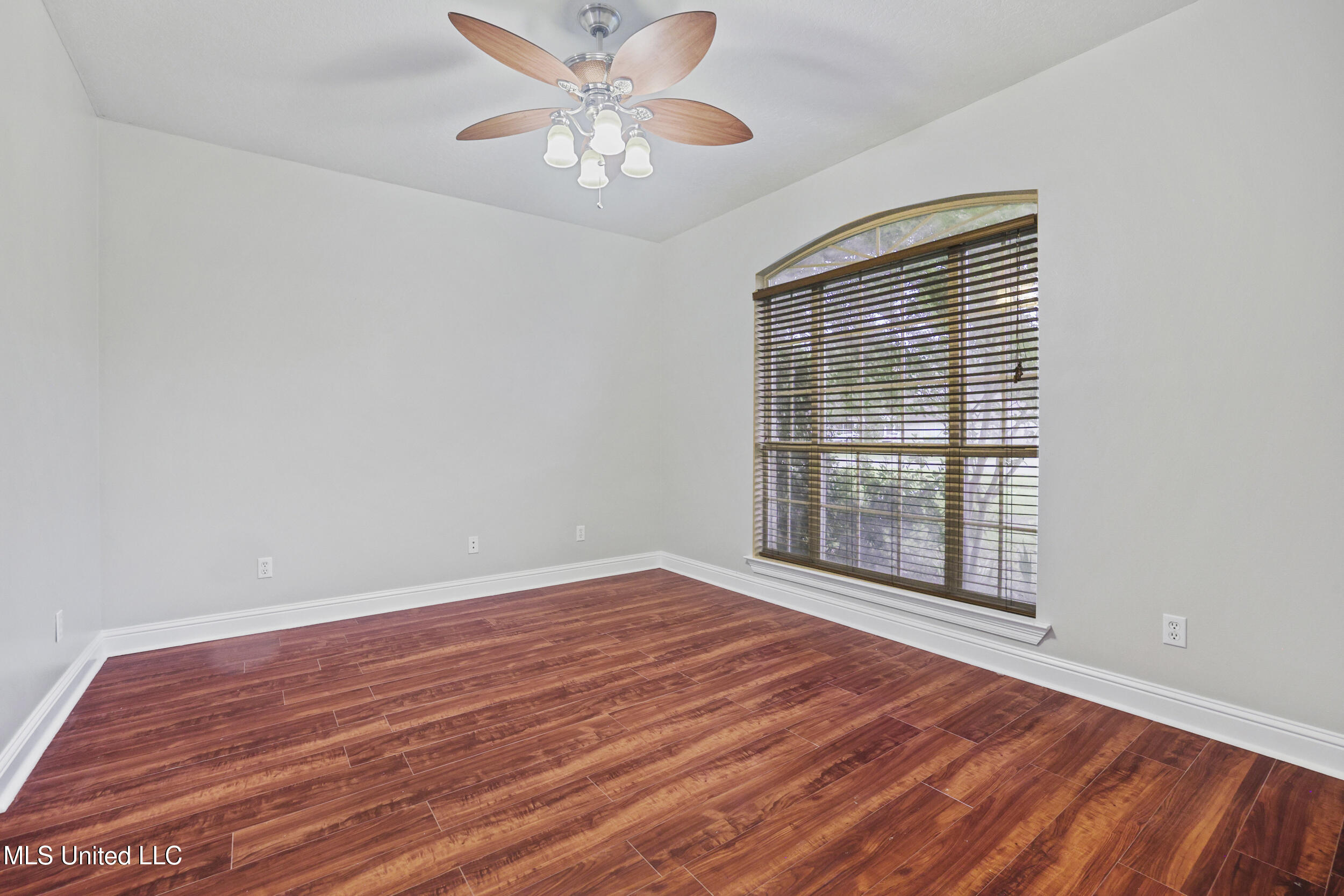 1817 Shelby Lane, Ocean Springs, Mississippi image 5