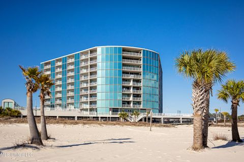 Condominium in Biloxi MS 1899 Beach Boulevard.jpg