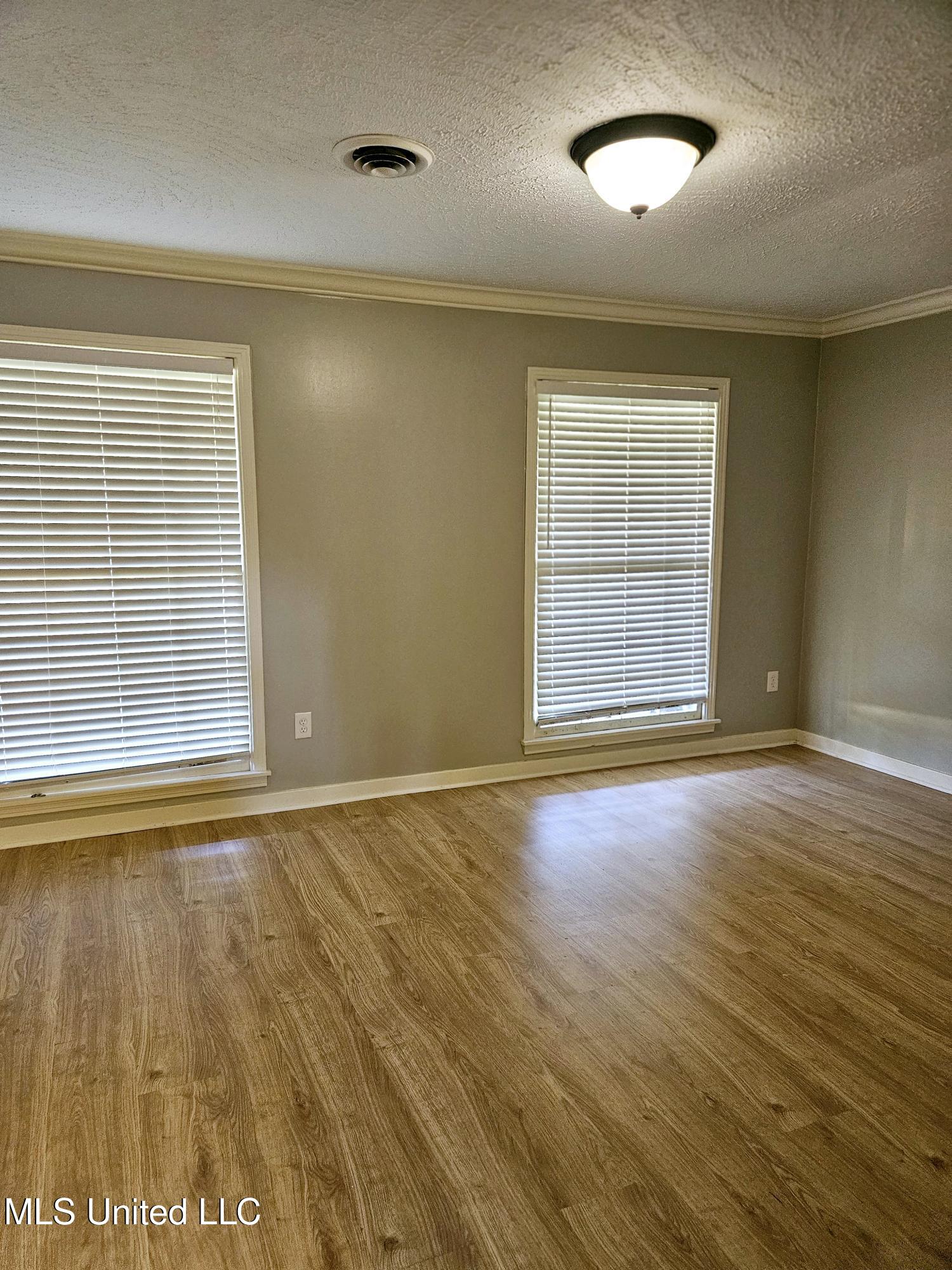 1450 Springdale Drive, Jackson, Mississippi image 8