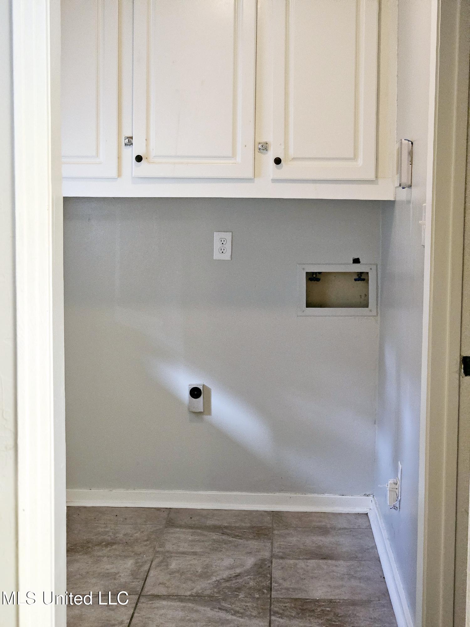 1450 Springdale Drive, Jackson, Mississippi image 2