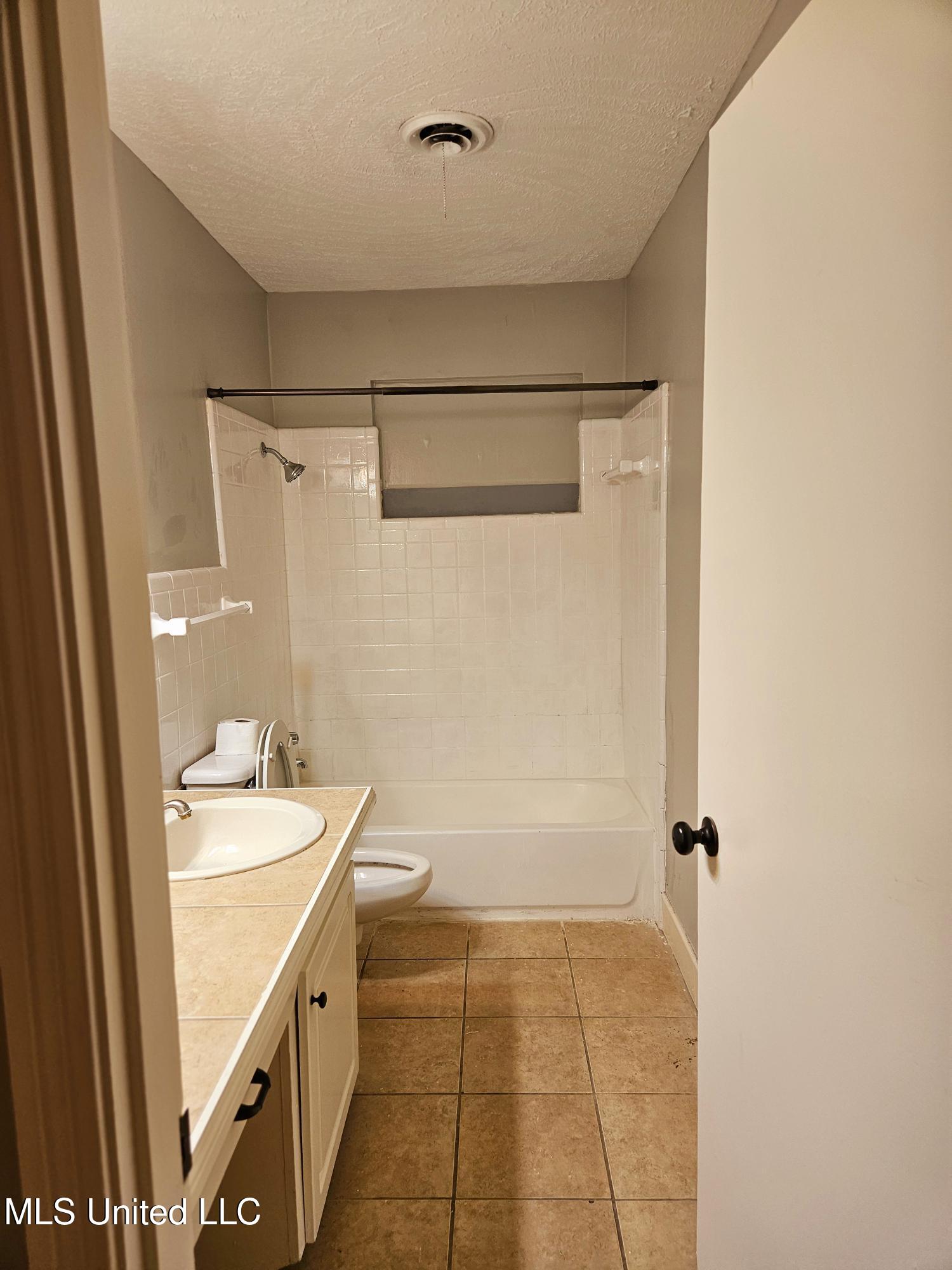 1450 Springdale Drive, Jackson, Mississippi image 12