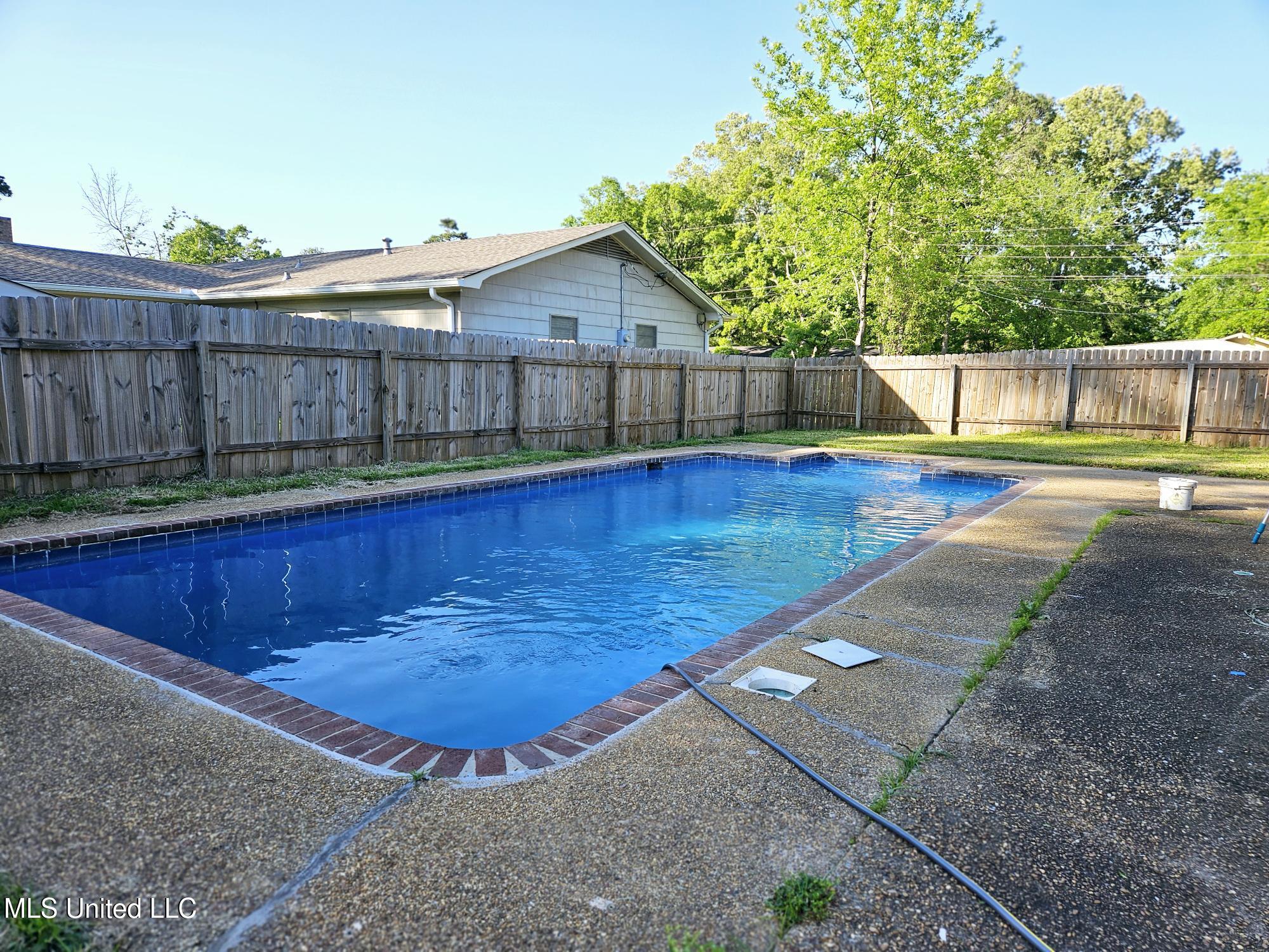 1450 Springdale Drive, Jackson, Mississippi image 6