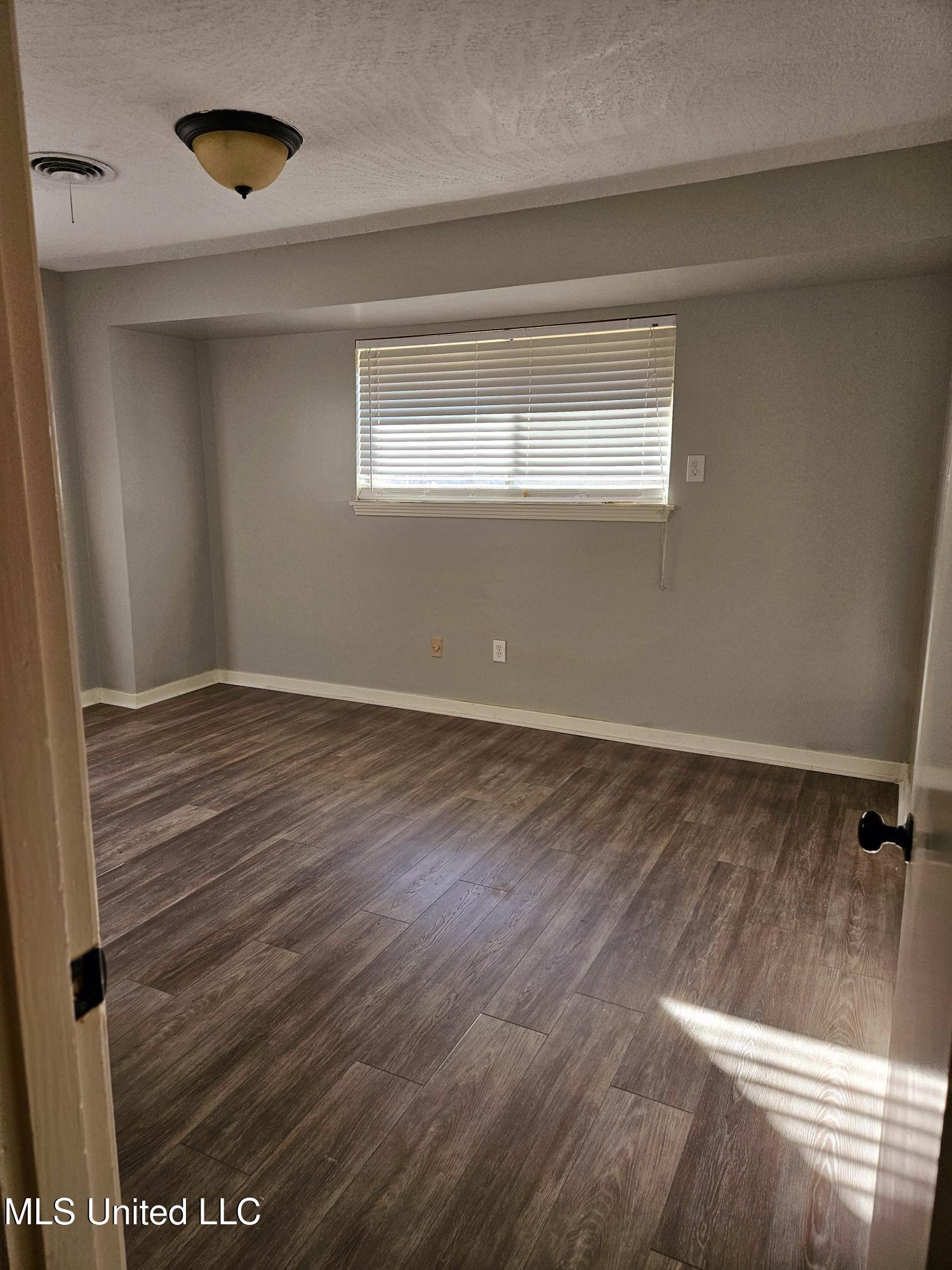 1450 Springdale Drive, Jackson, Mississippi image 13