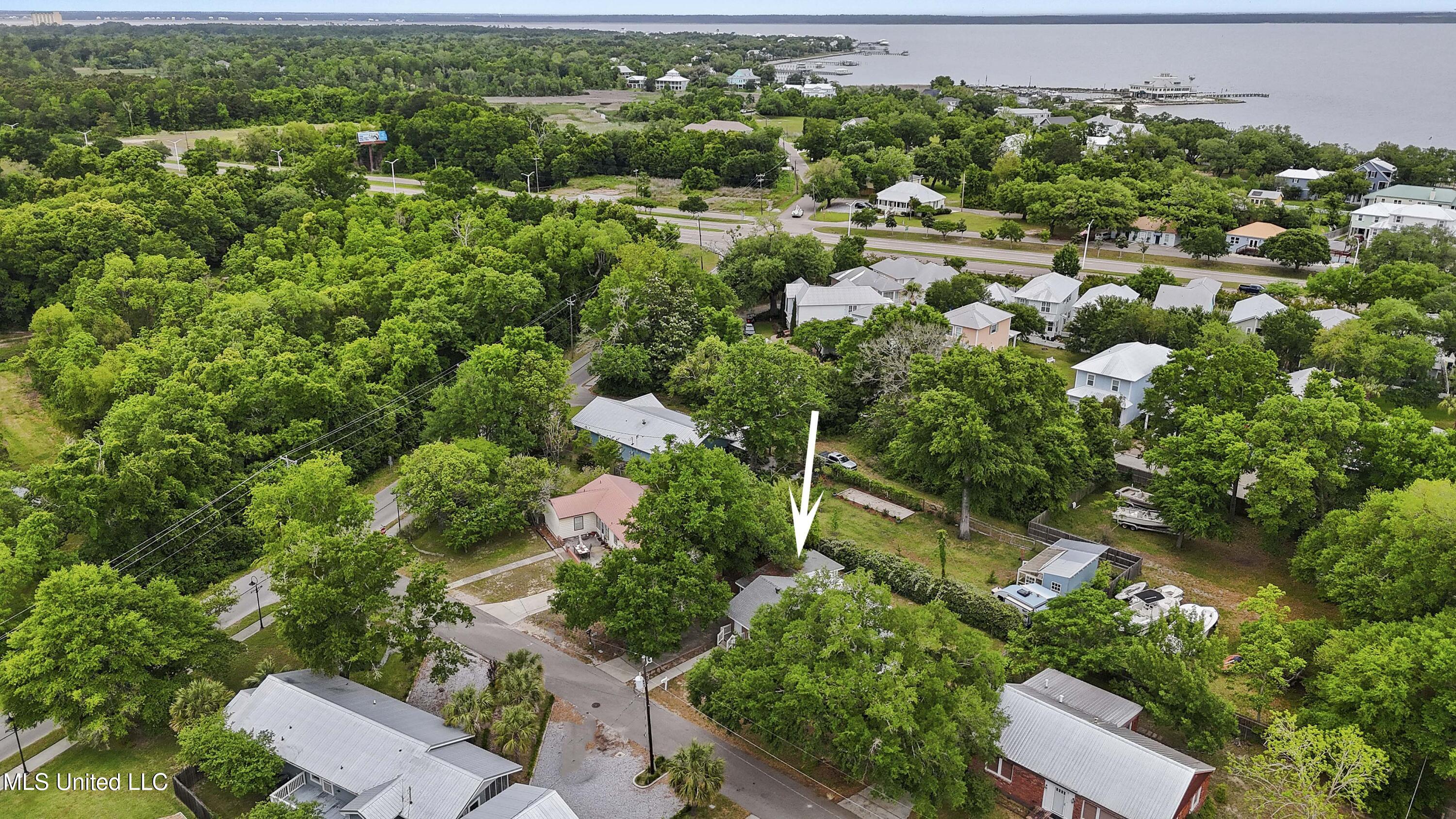 105 Hickory Lane, Bay Saint Louis, Mississippi image 27