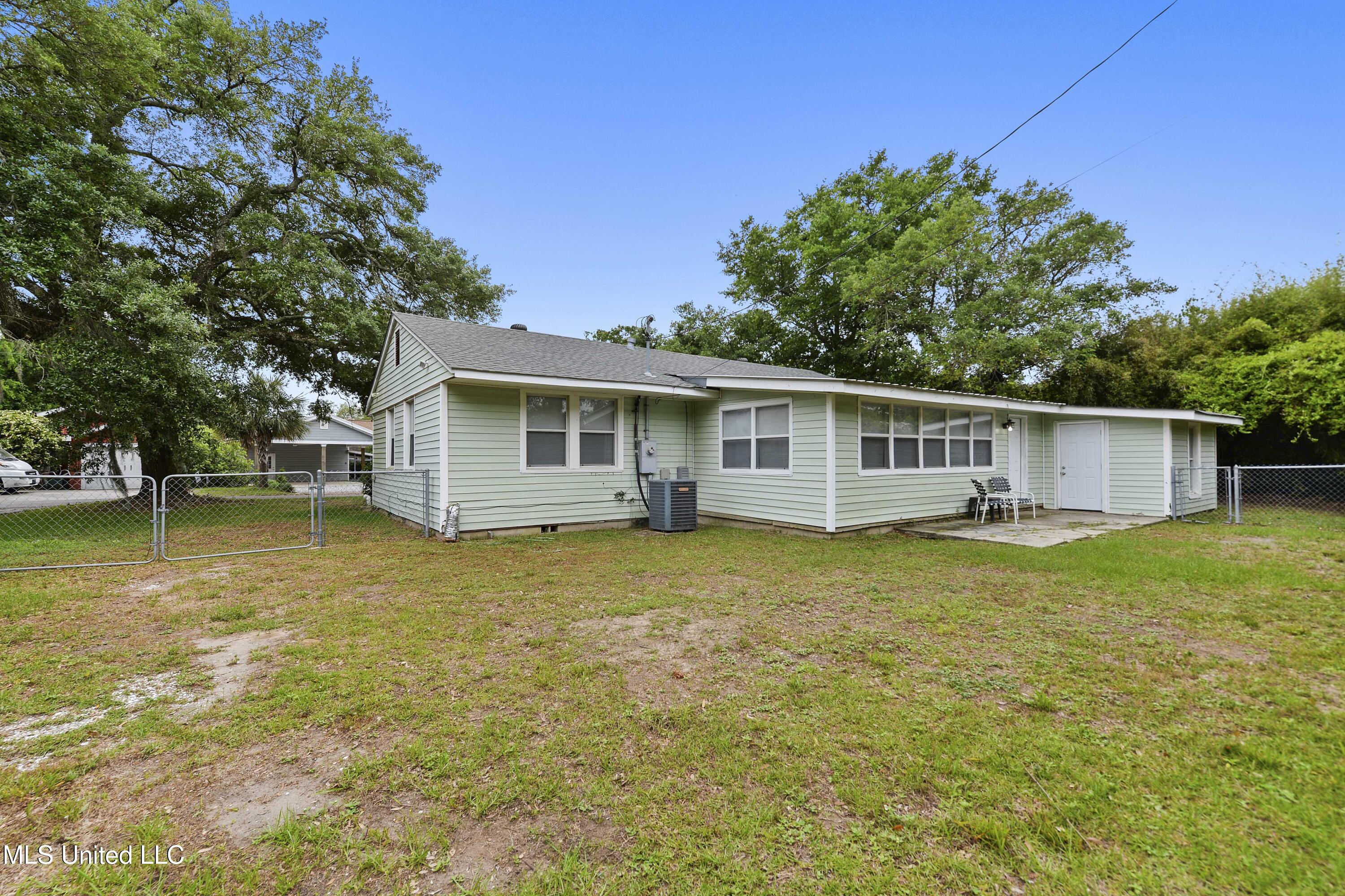 105 Hickory Lane, Bay Saint Louis, Mississippi image 19