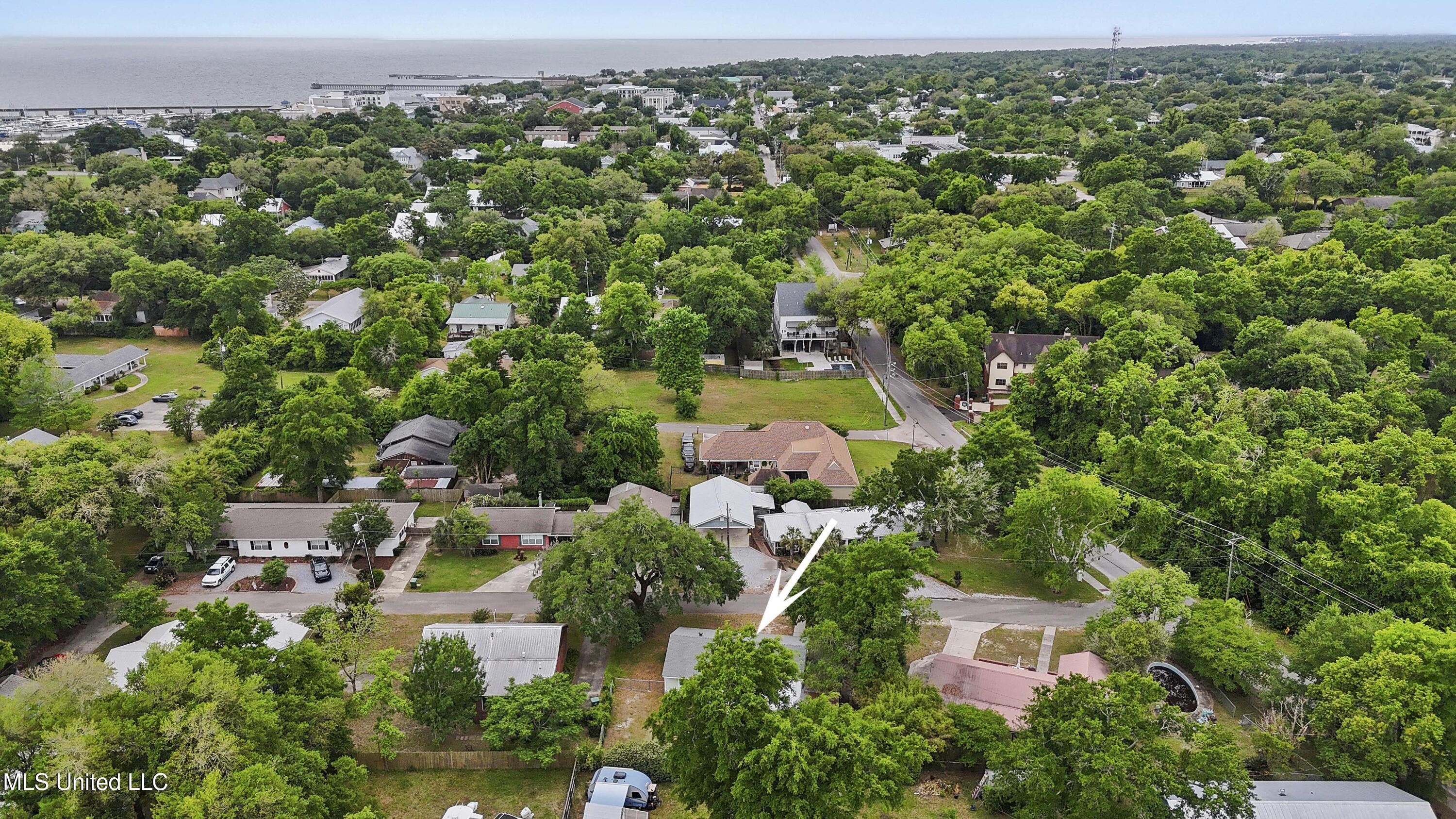 105 Hickory Lane, Bay Saint Louis, Mississippi image 24