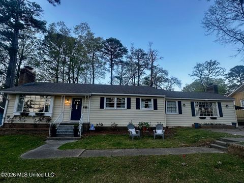 Homes For Sale - 1444 Eastover Drive<br/> Jackson, MS 39211