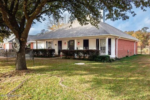 Homes For Sale - 417 Westport Way<br/> Flowood, MS 39232