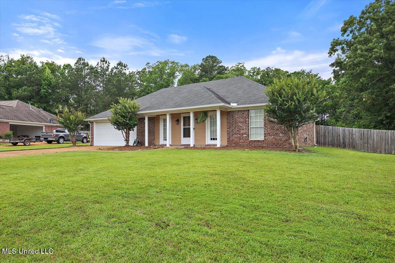 2004 S Cobblestone Cove, Brandon, Mississippi image 2