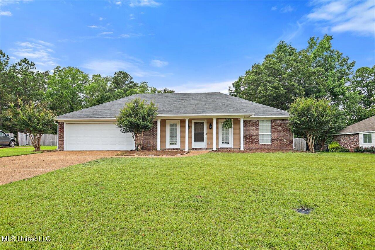 2004 S Cobblestone Cove, Brandon, Mississippi image 1