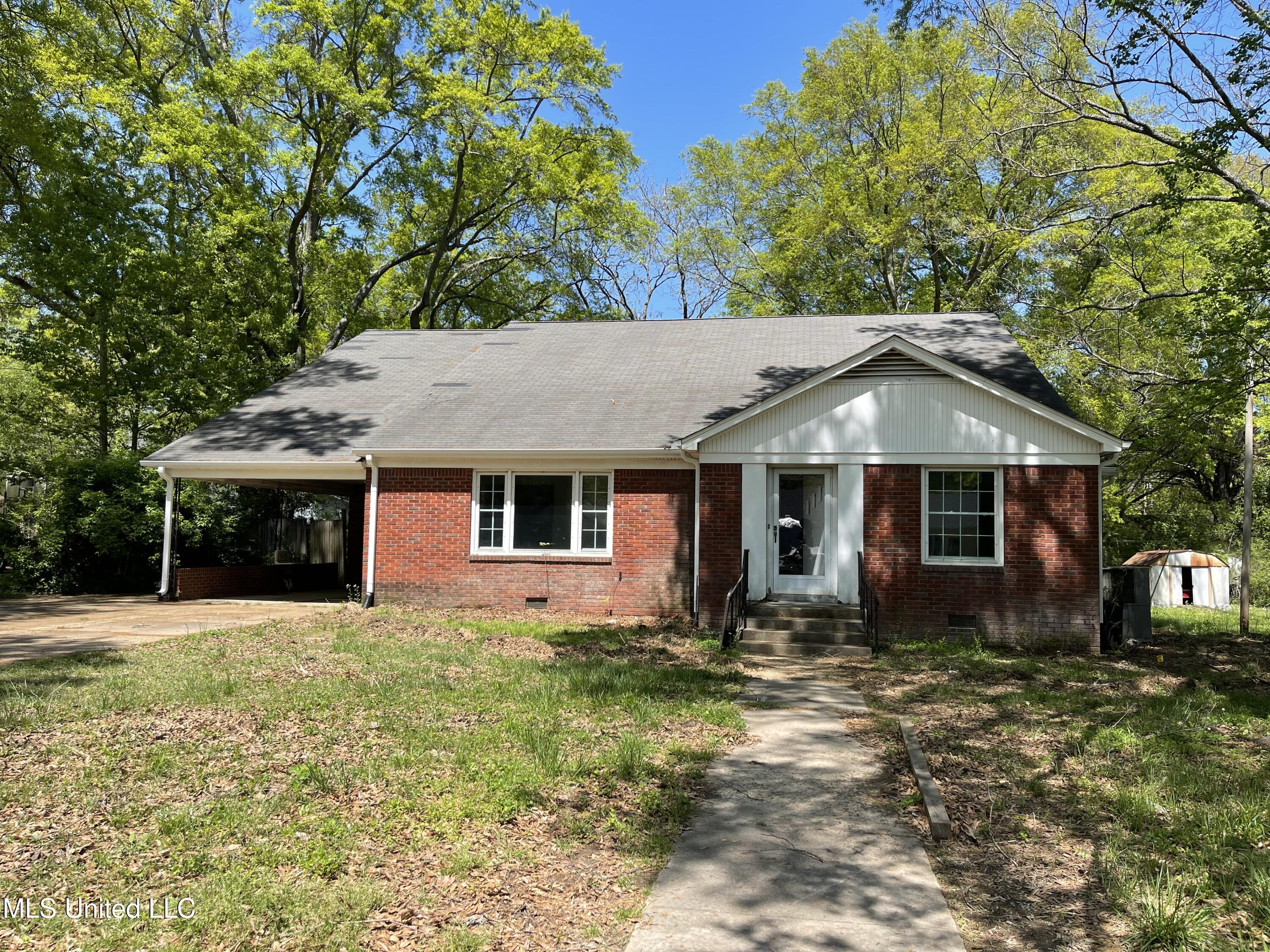 206 Bowden Street, Senatobia, Mississippi image 1