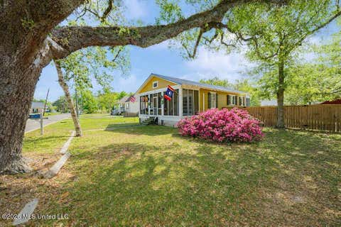 Homes For Sale - 203 Jeff Davis Avenue<br/> Waveland, MS 39576