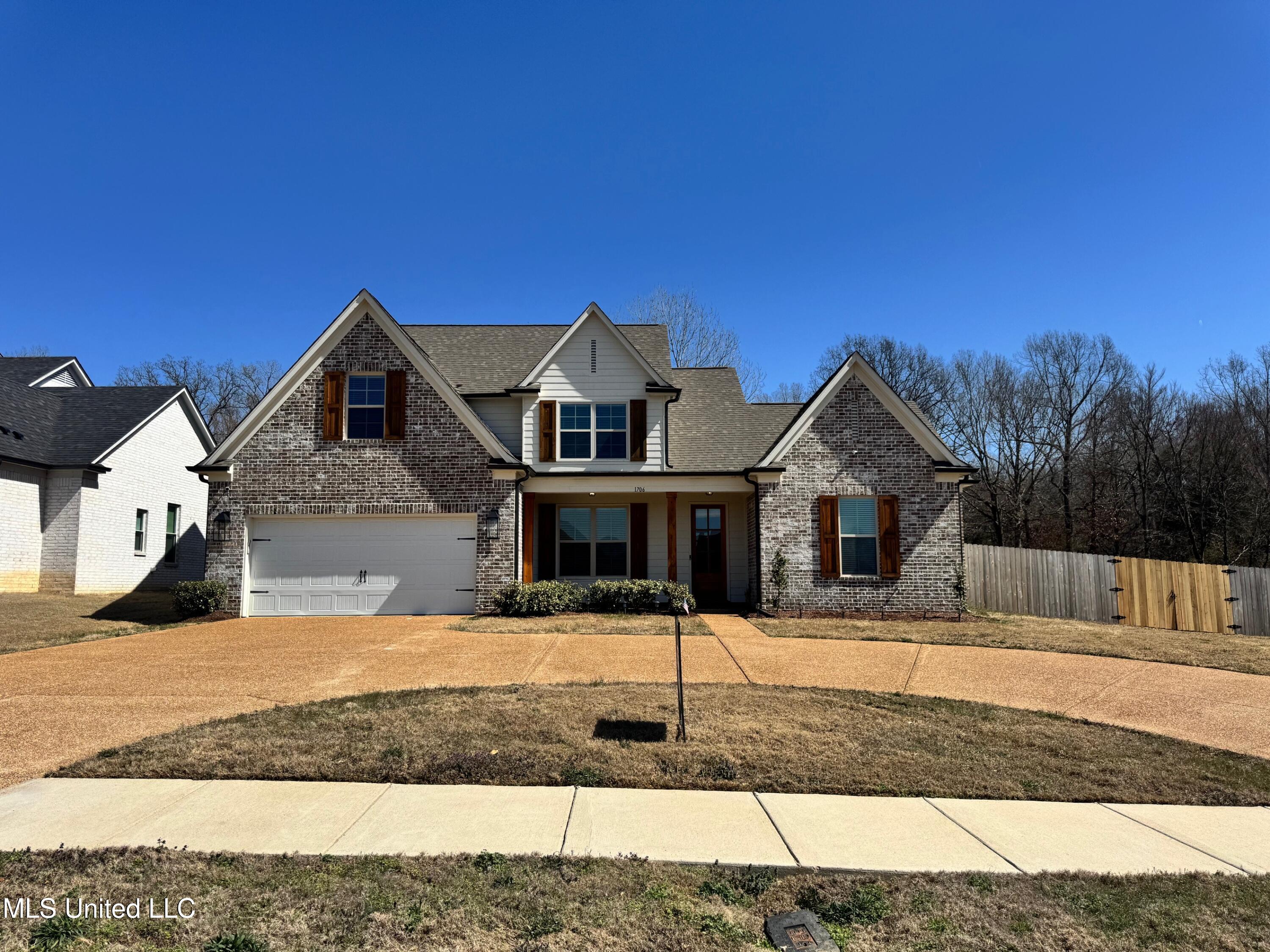 1706 Bristol Drive, Nesbit, Mississippi image 2