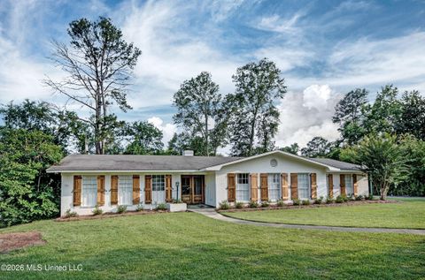 Homes For Sale - 455 Armour Drive<br/> Jackson, MS 39211