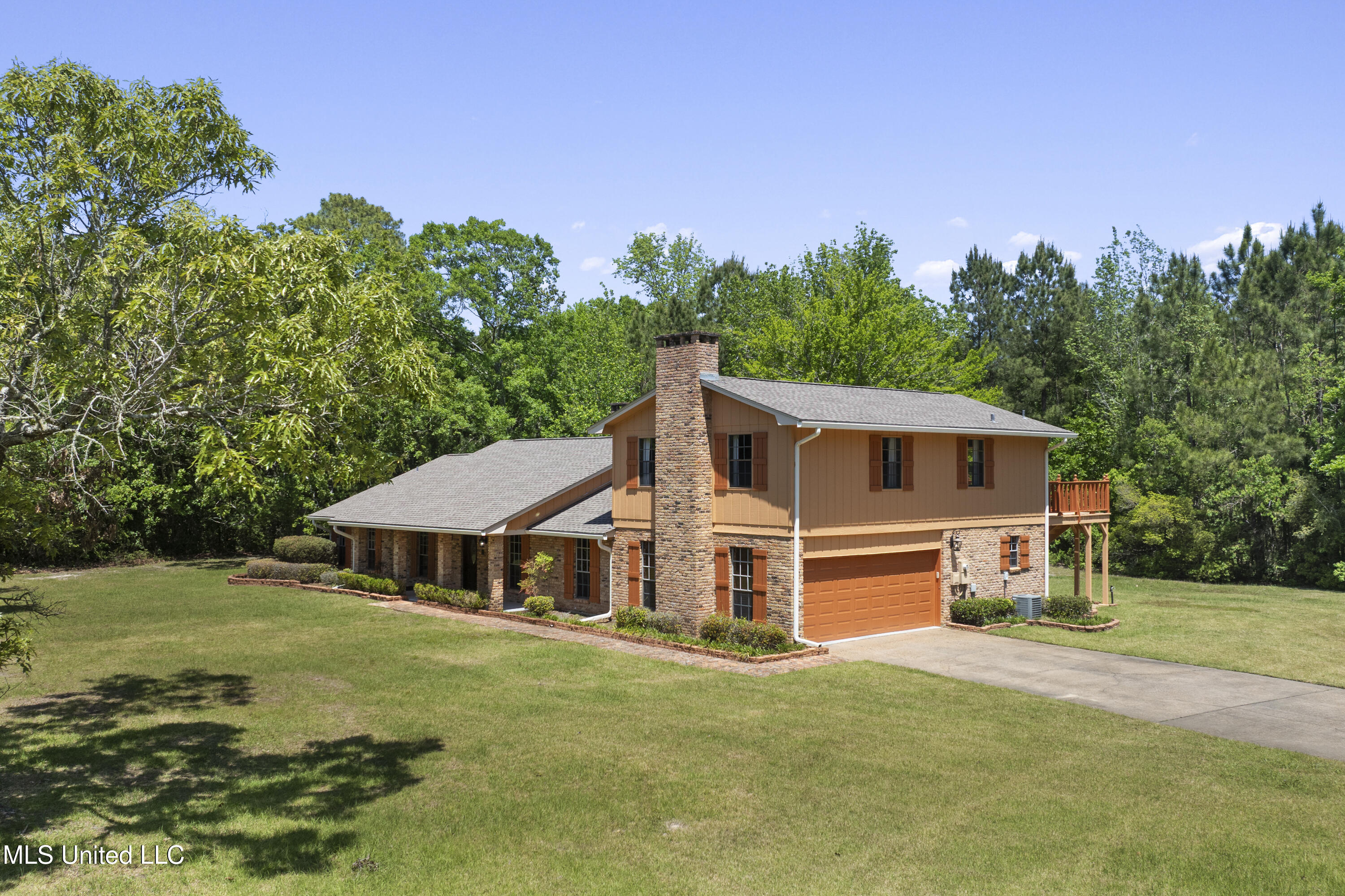1410 Bay Ridge Drive, Gautier, Mississippi image 4