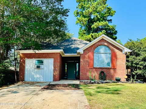 Homes For Sale - 15 Ashland Avenue<br/> Rankin County, Brandon, MS 39047