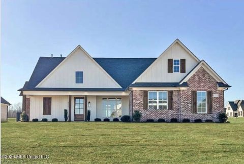 Homes For Sale - 1755 Bakersfield Way<br/> Nesbit, MS 38651